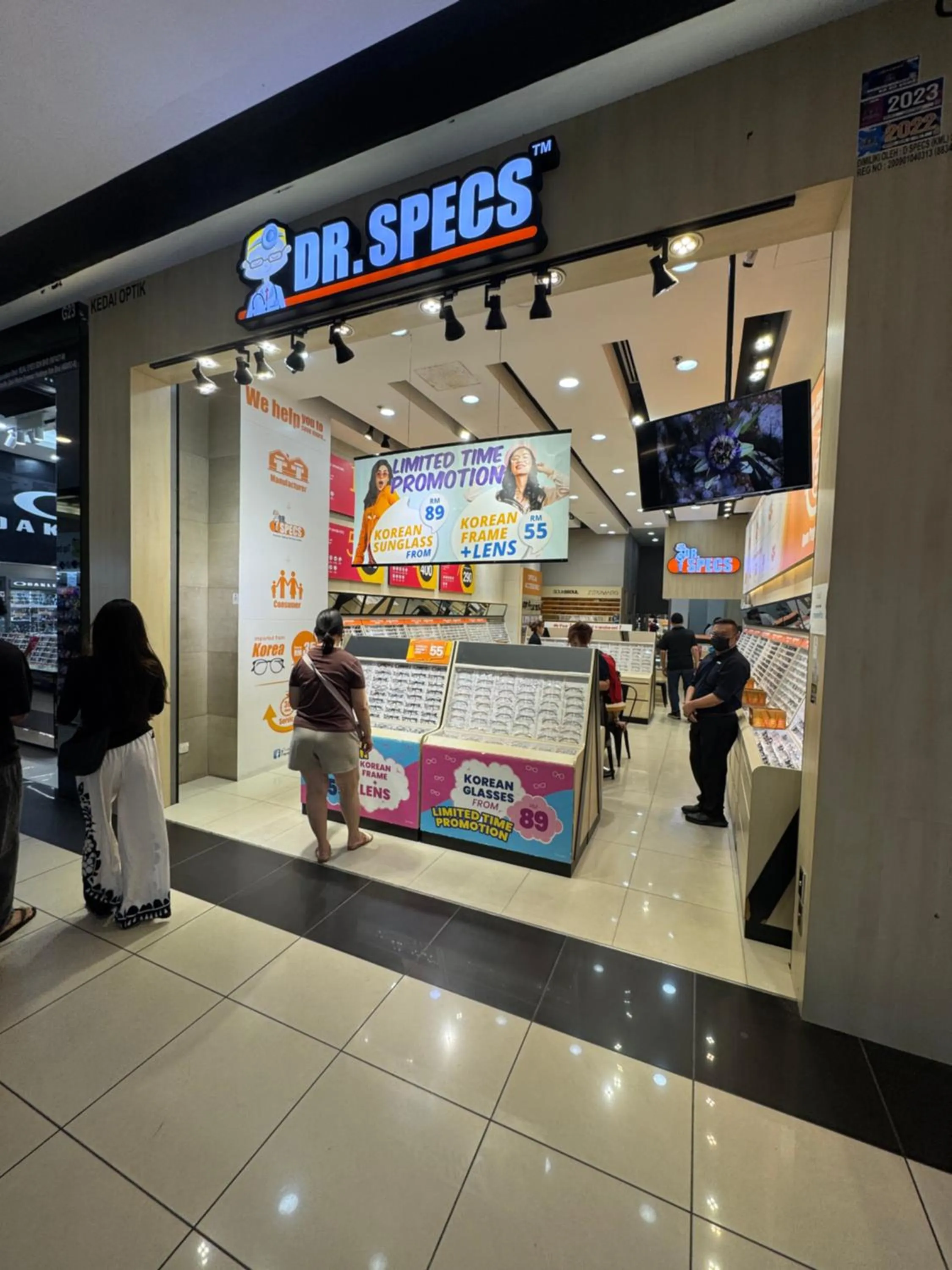 JB City Shopping Mall Apartment