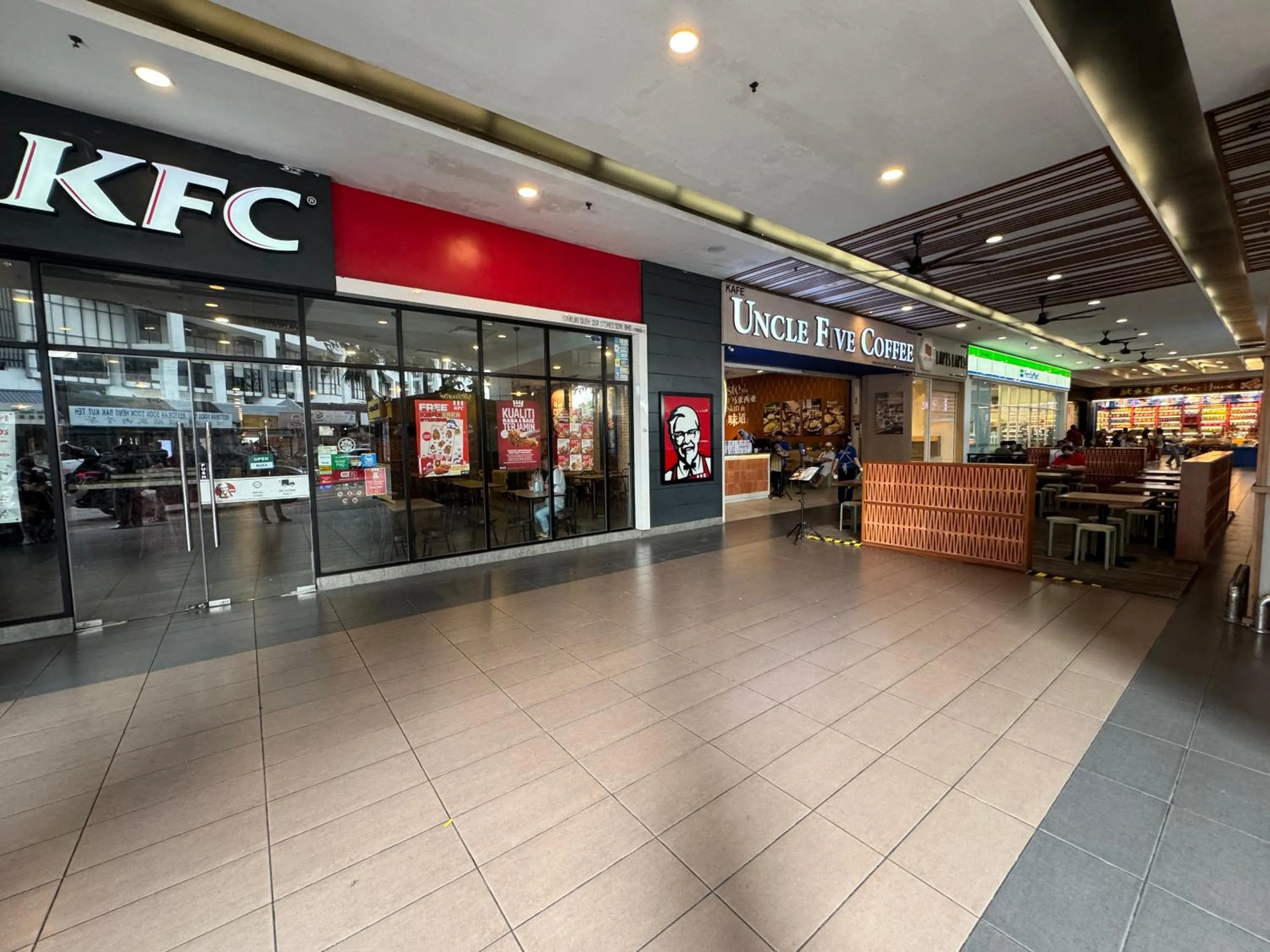 JB City Shopping Mall Apartment