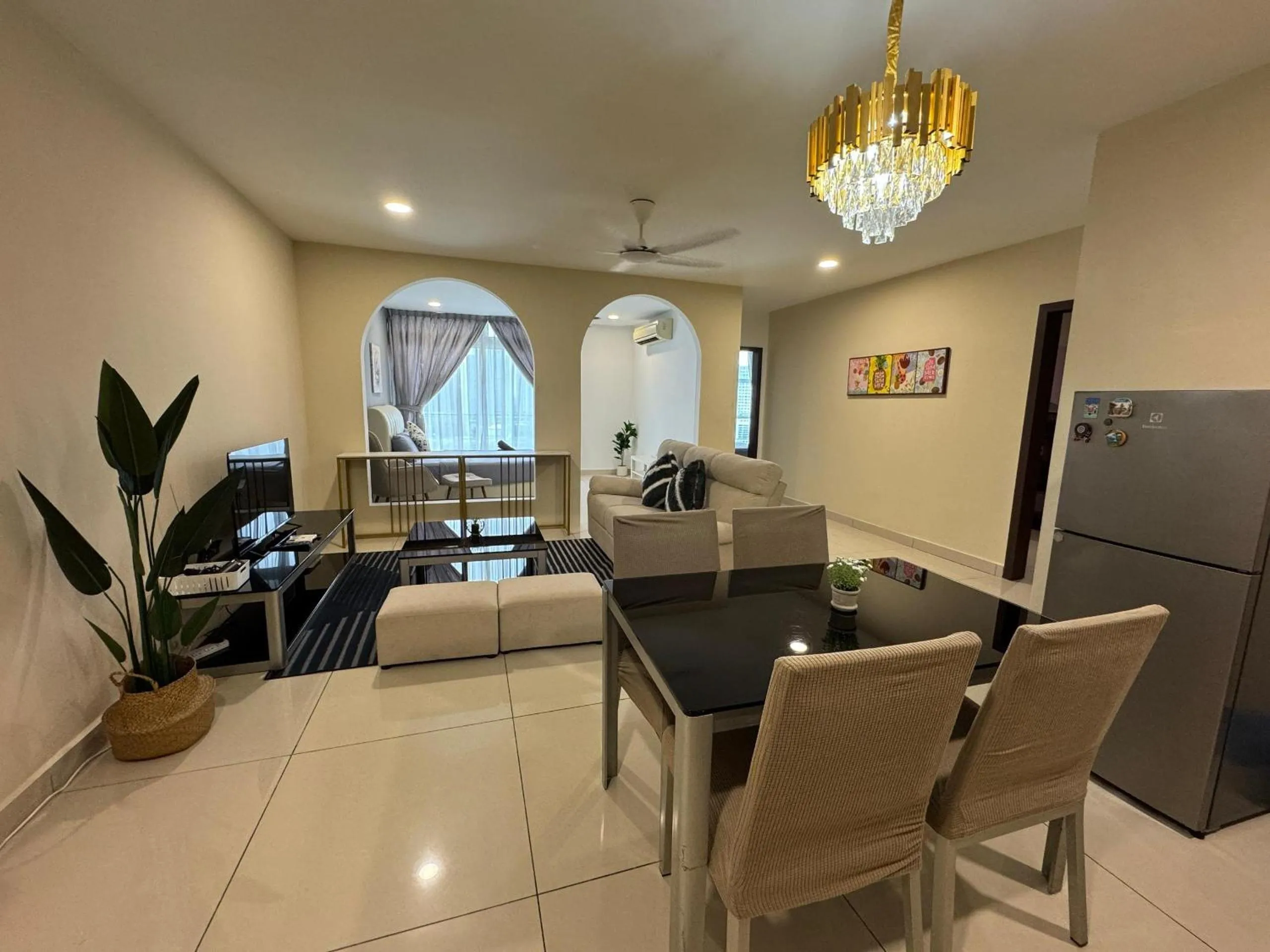 JB City Shopping Mall Apartment