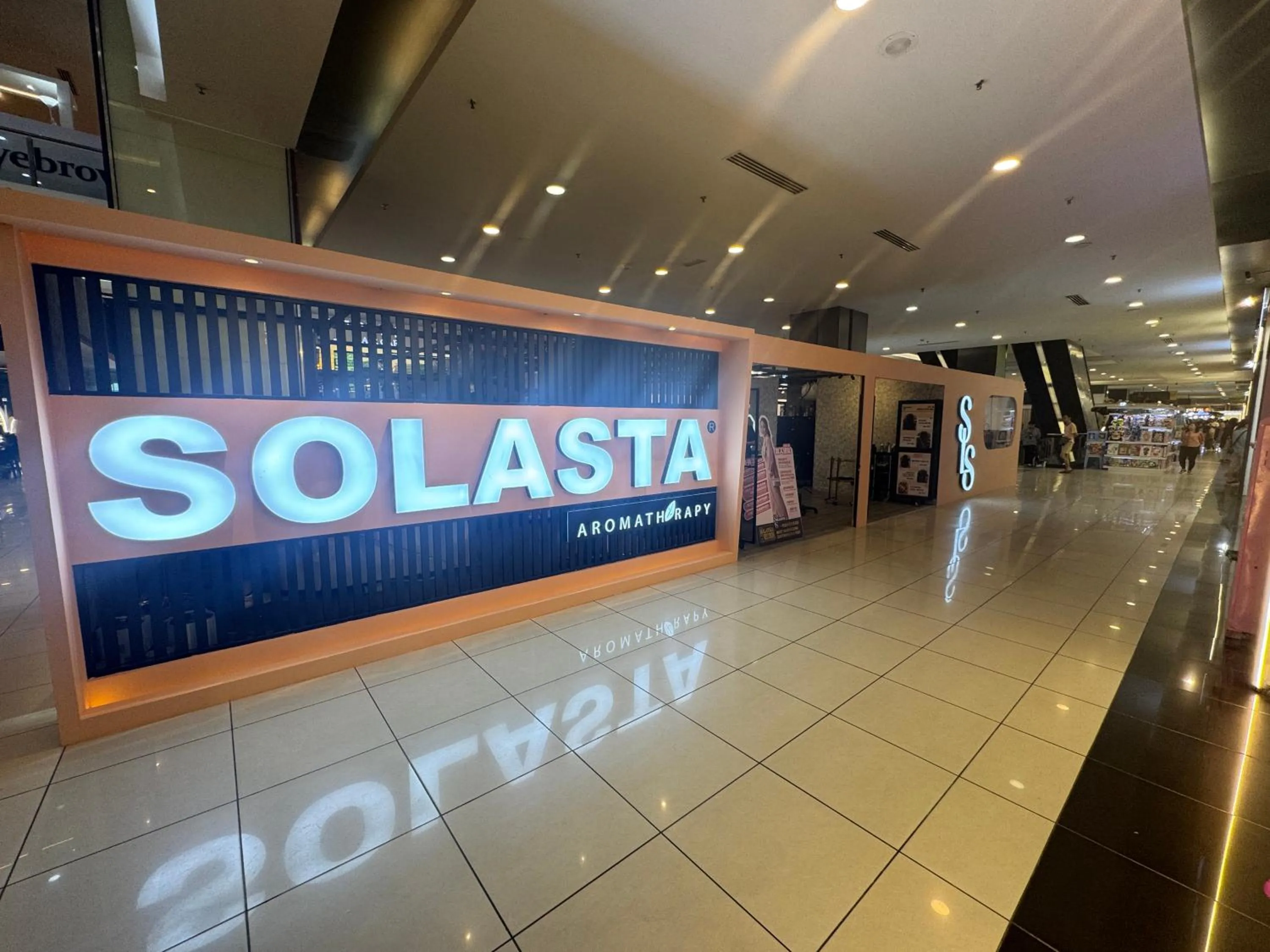 JB City Shopping Mall Apartment