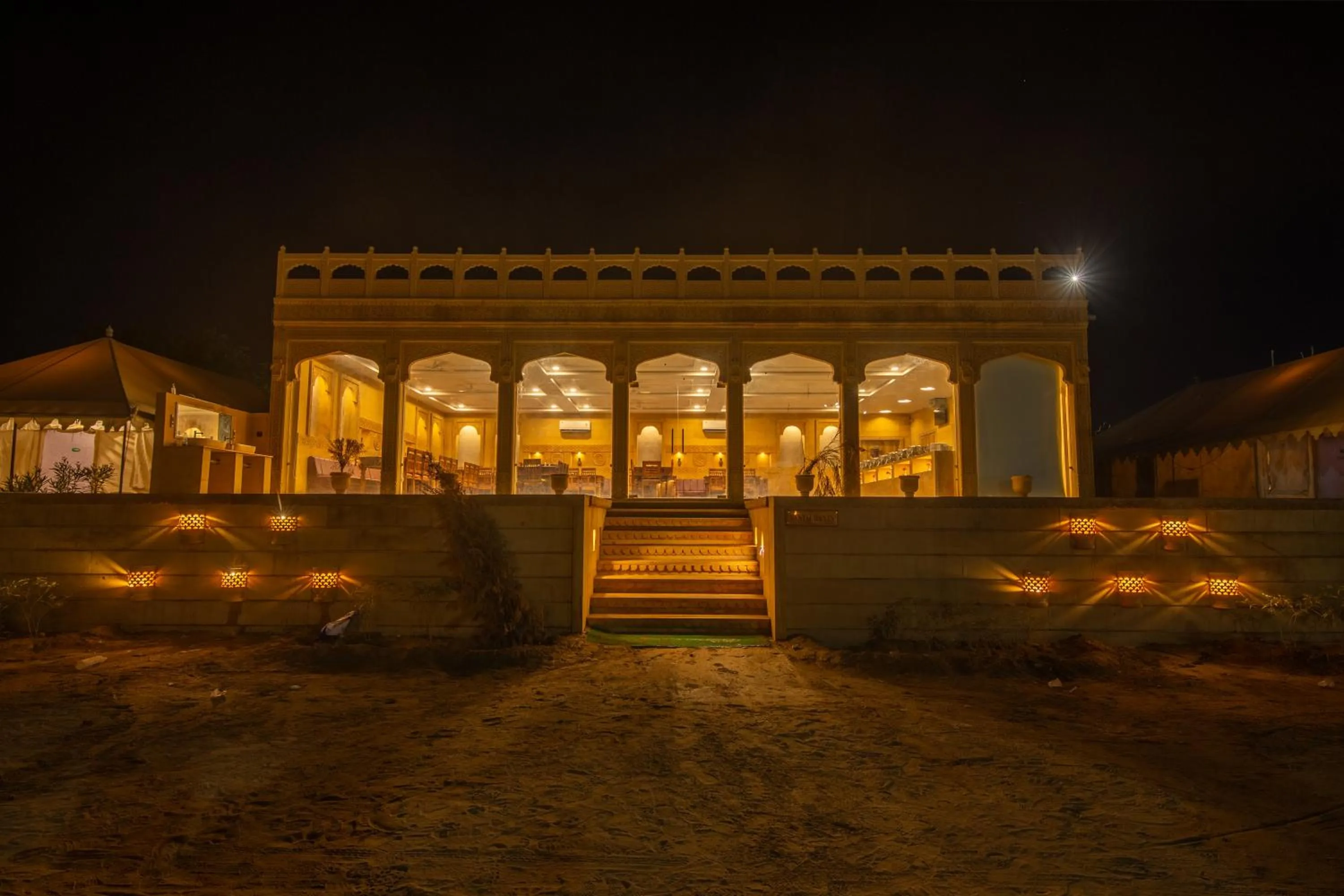 Restaurant/places to eat in Heritage Juma Resort with swimming pool