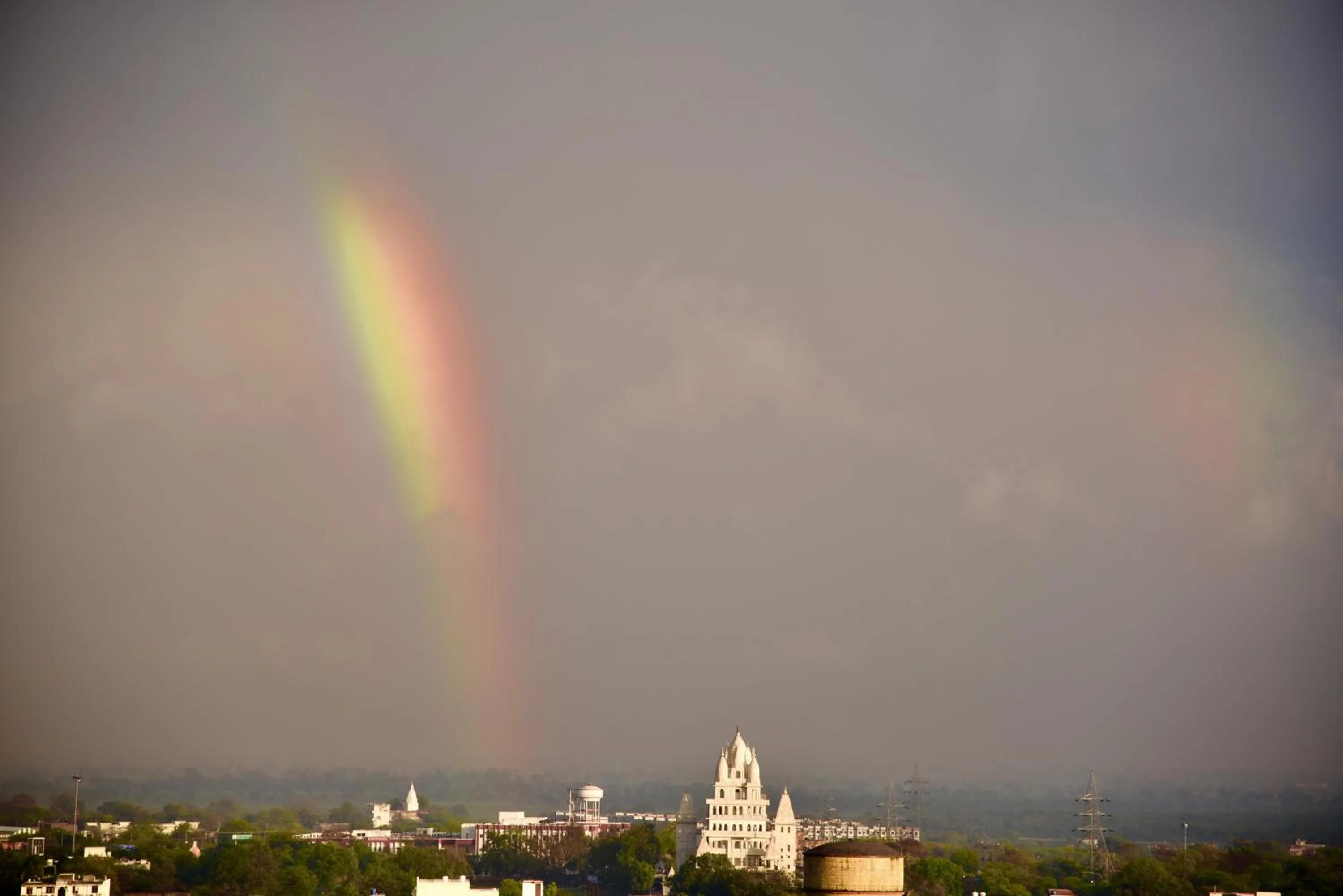 Restaurant/places to eat in Kadamb Spritual stay