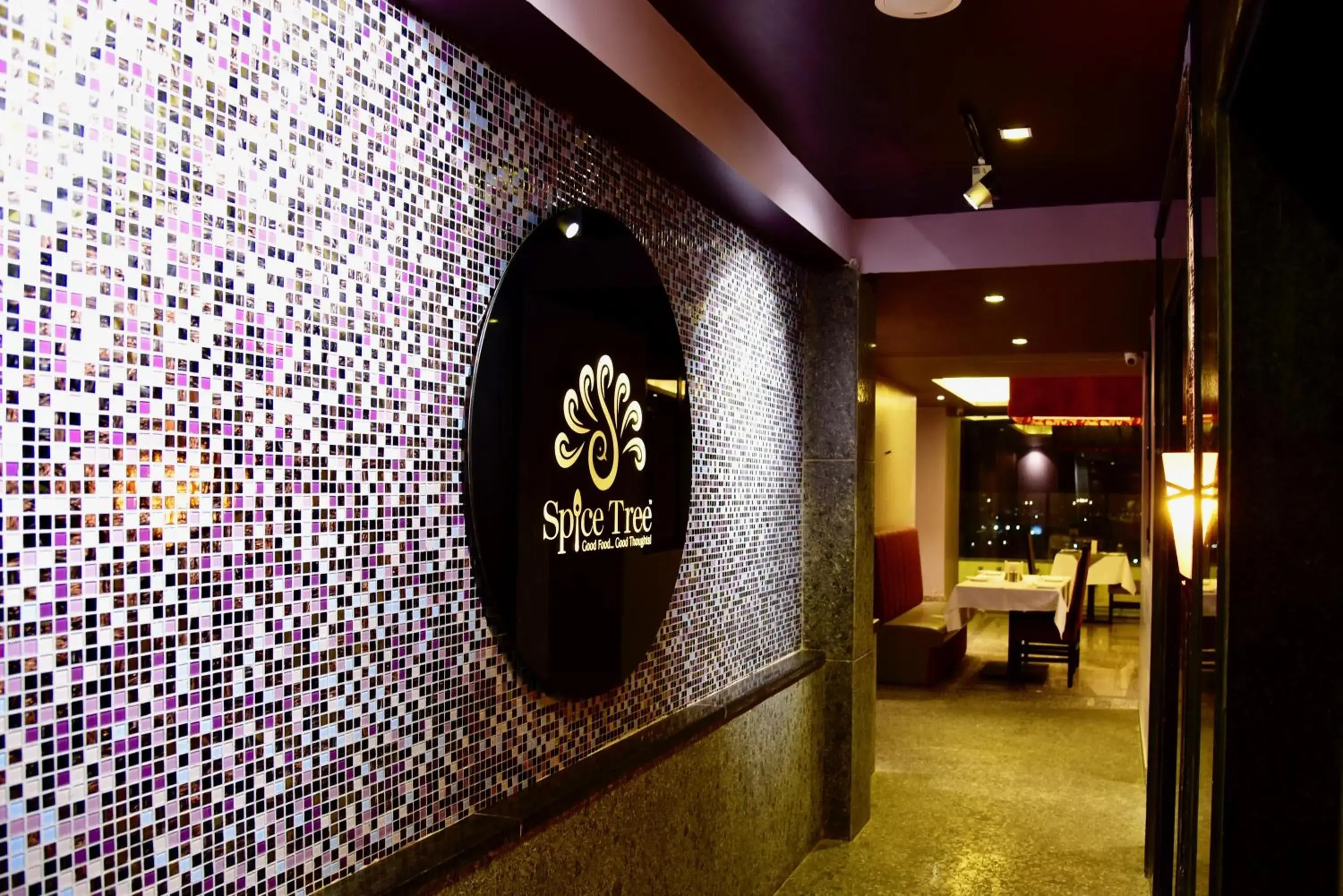 Restaurant/places to eat in Kadamb Spritual stay Restaurant/places to eat in Kadamb Spritual stay