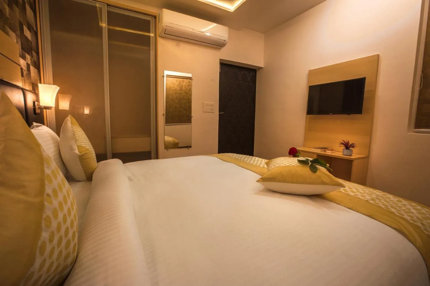 Bedroom, Bed in Kadamb Spritual stay