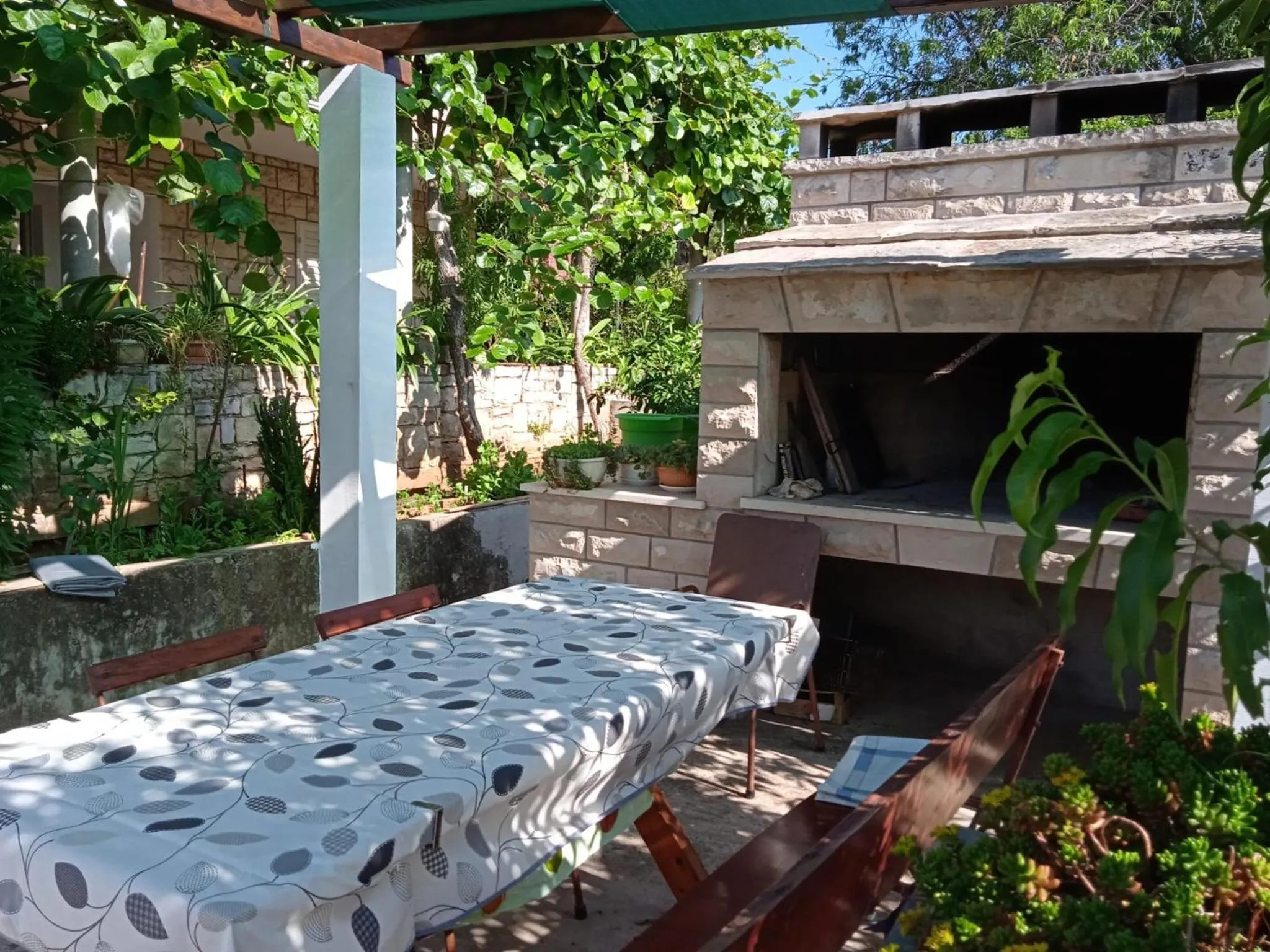 BBQ facilities in Apartments Marita