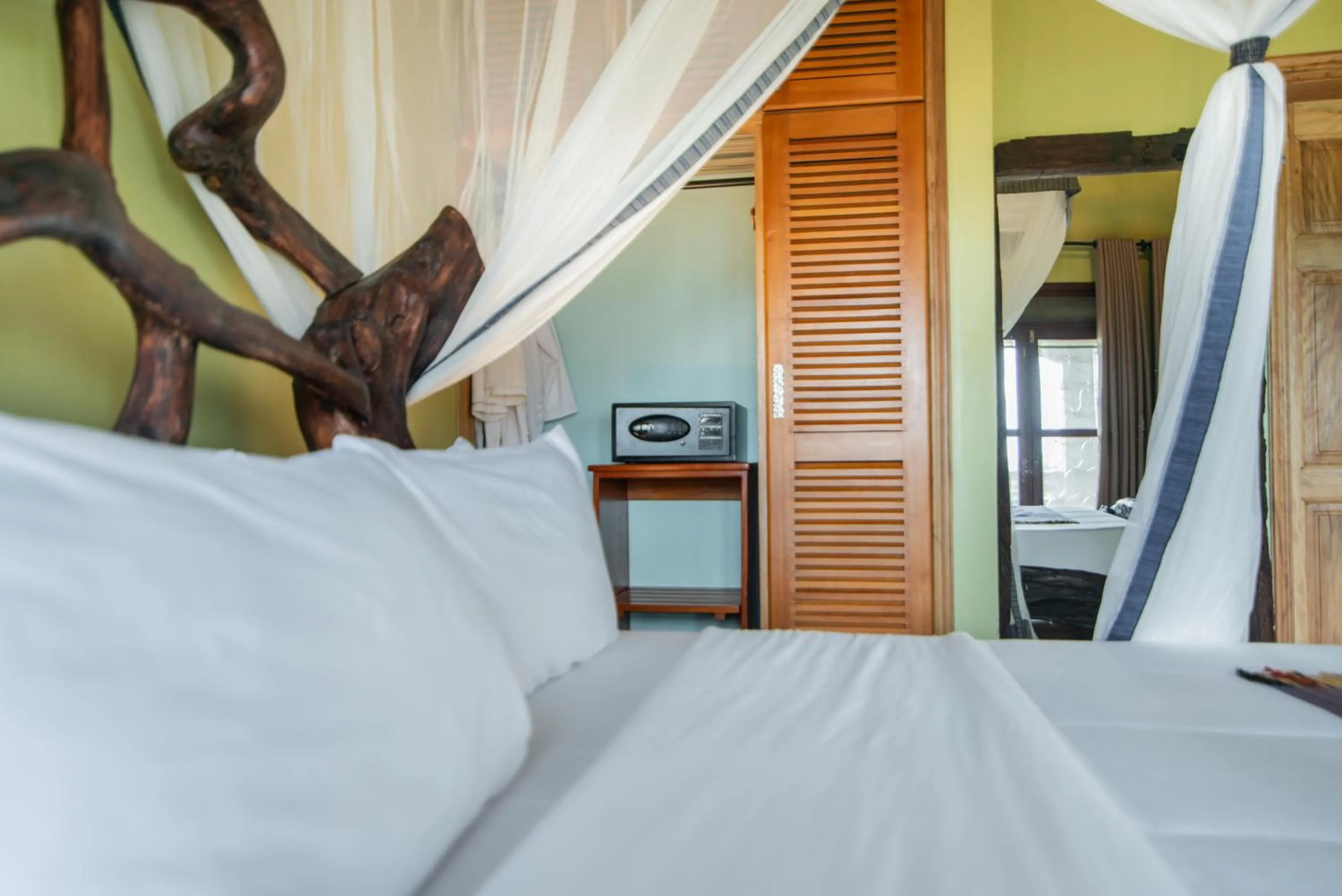 Bedroom, Bed in Buffalo Safari Lodge