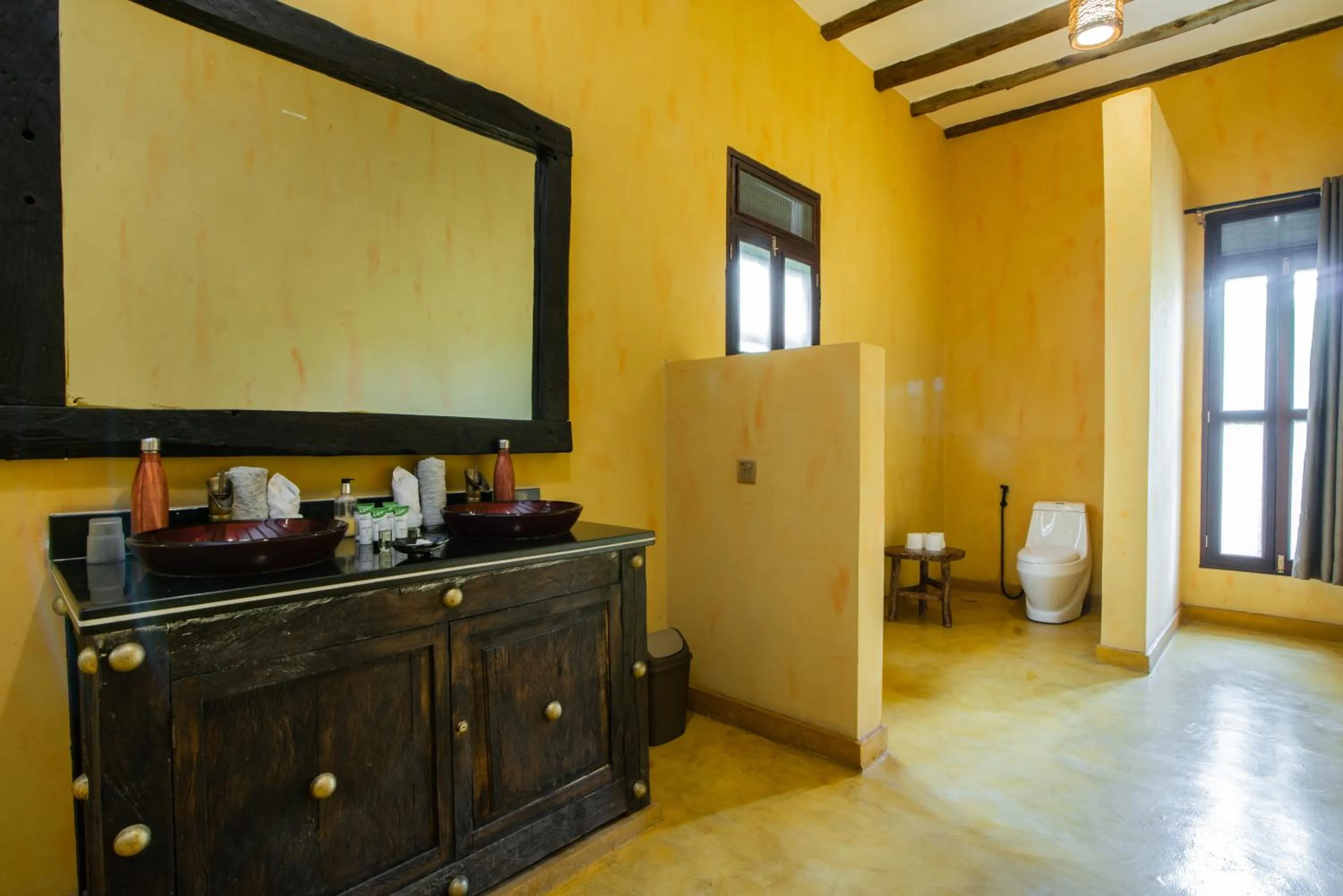 Toilet in Buffalo Safari Lodge