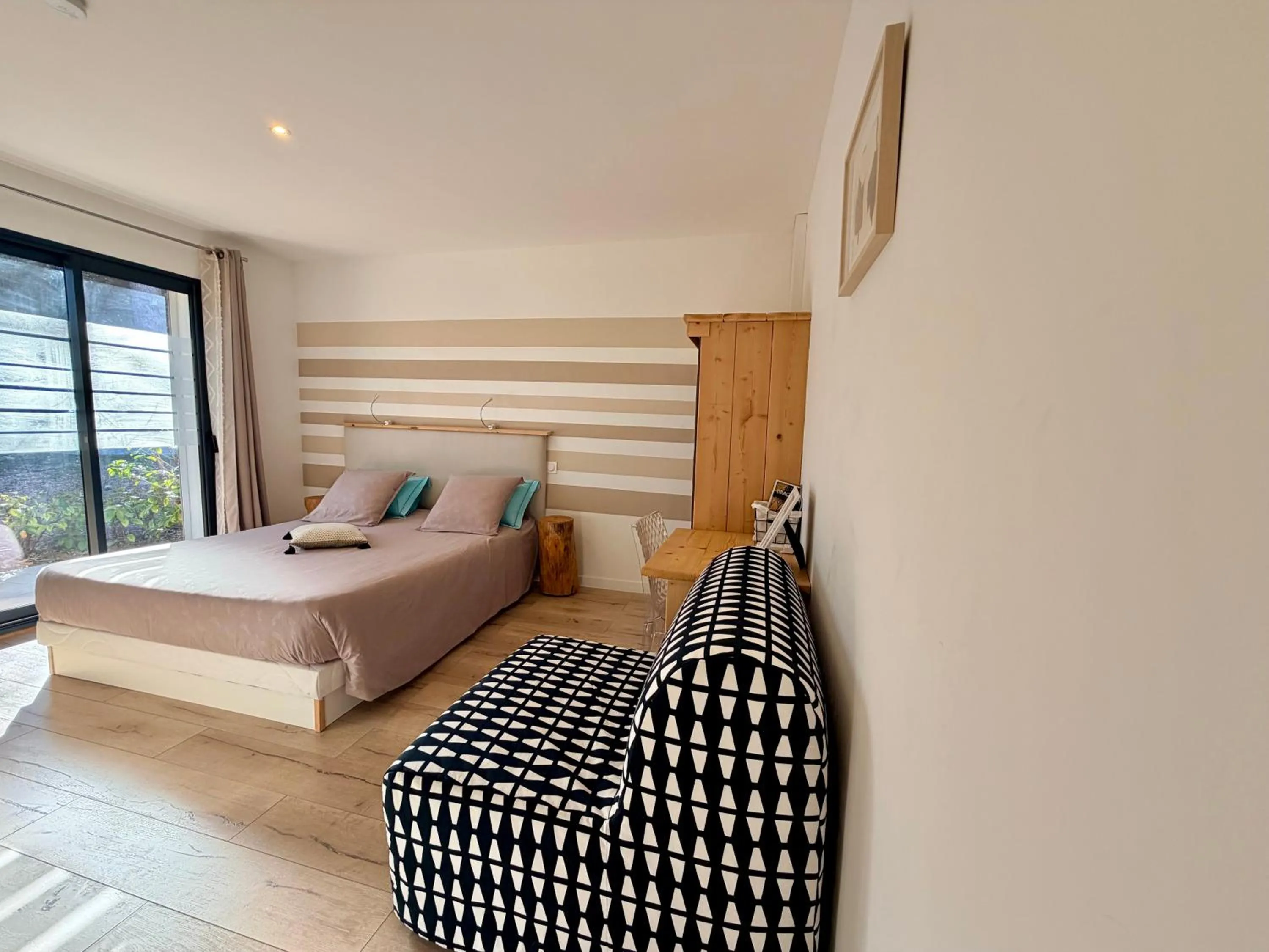 Patio, Bed in CARPE DIEM Résidence Hôtelière