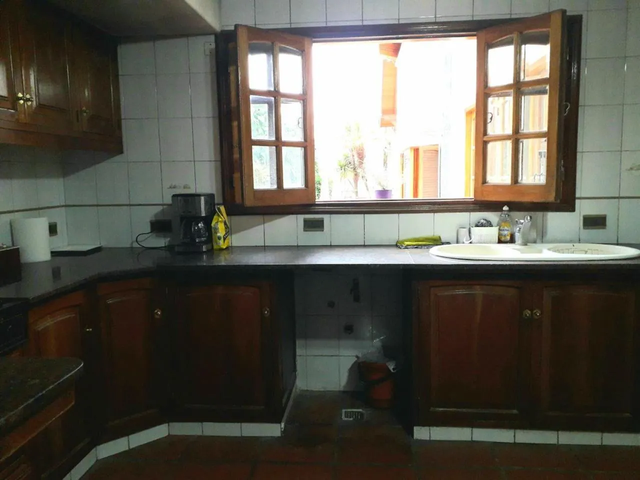Communal kitchen in Tanino Guest House