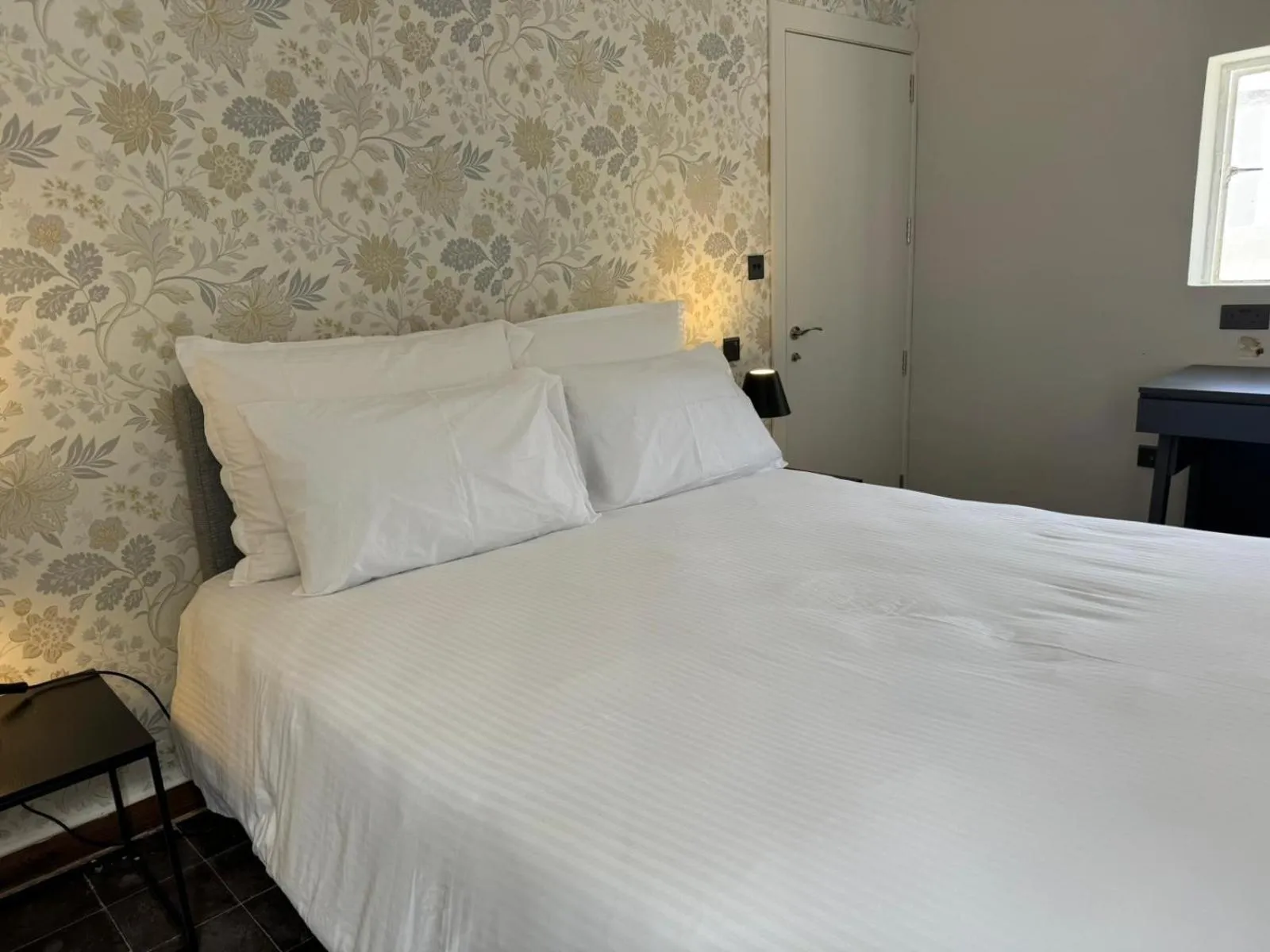 Bed in The Red Farm Relais & Spa