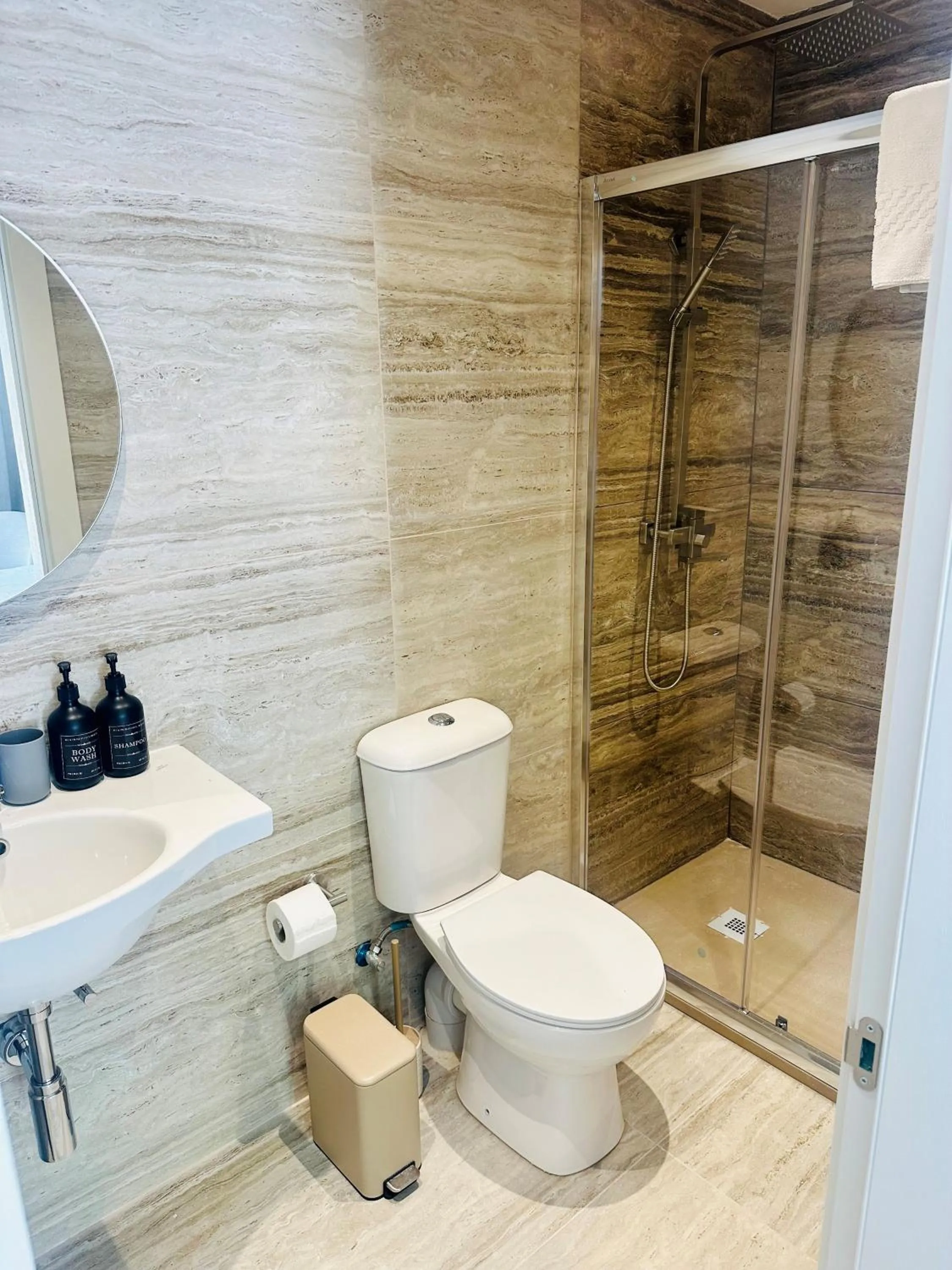 Shower in The Red Farm Relais & Spa