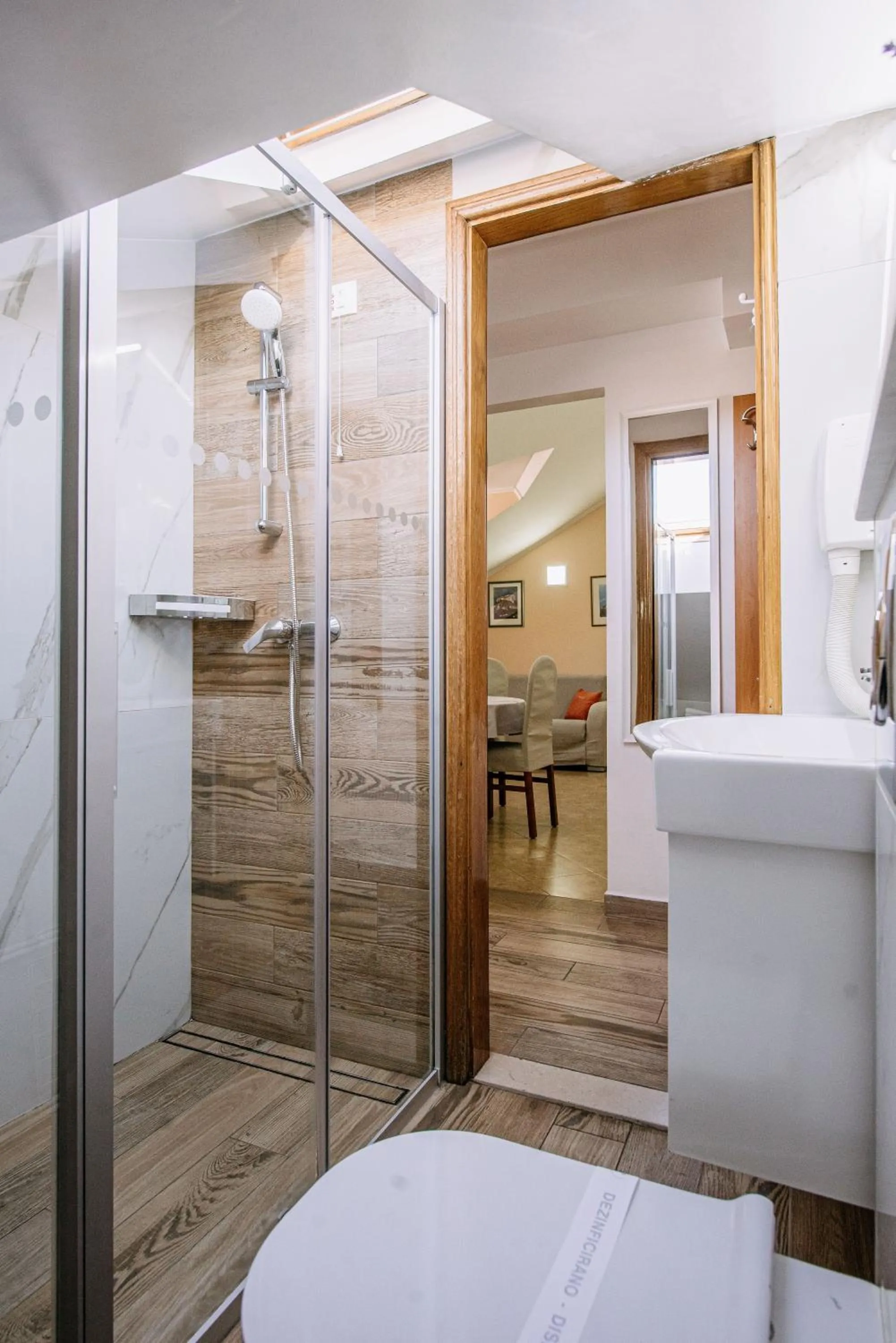 Shower, Bed in Vila Curic