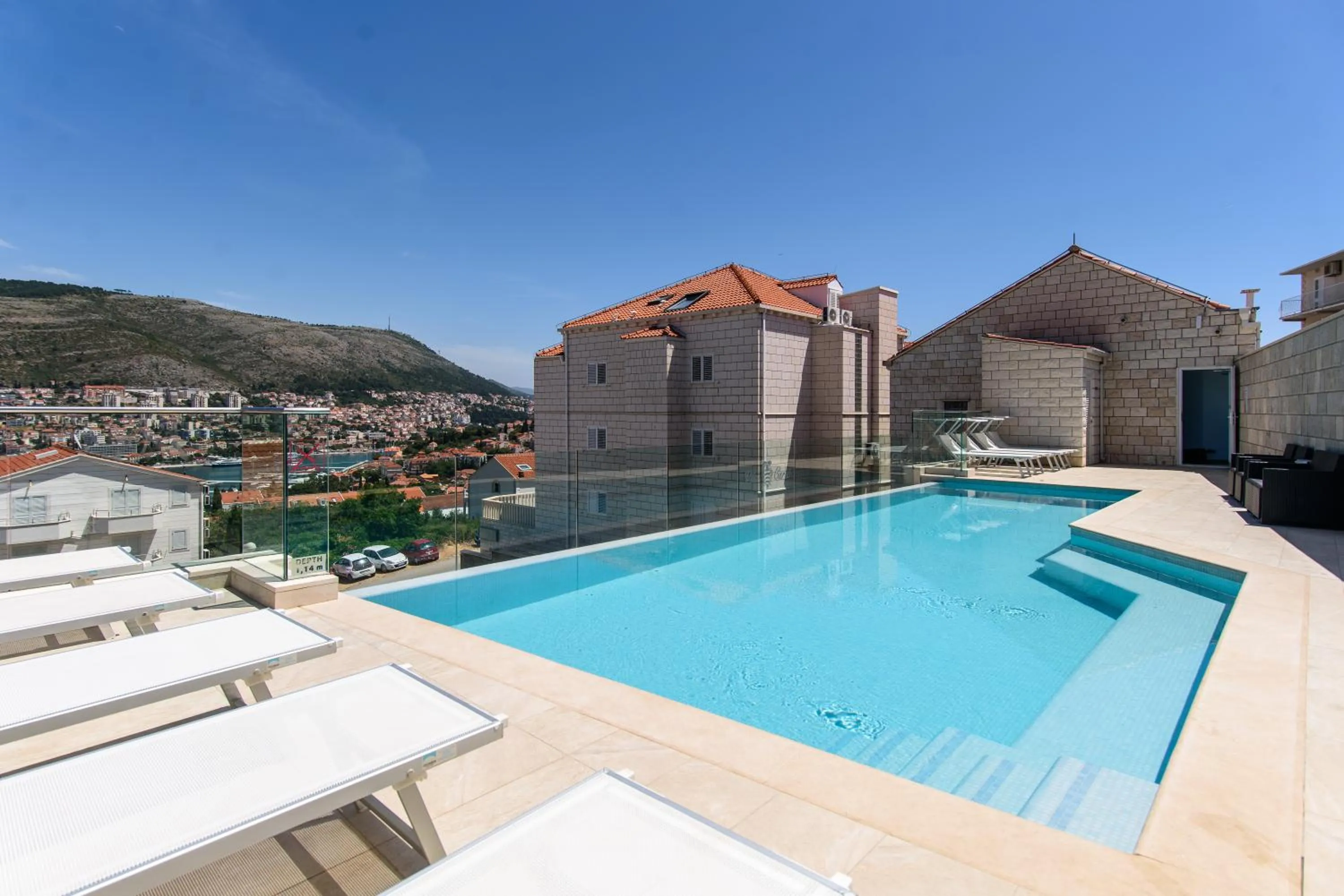 Swimming pool in Vila Curic