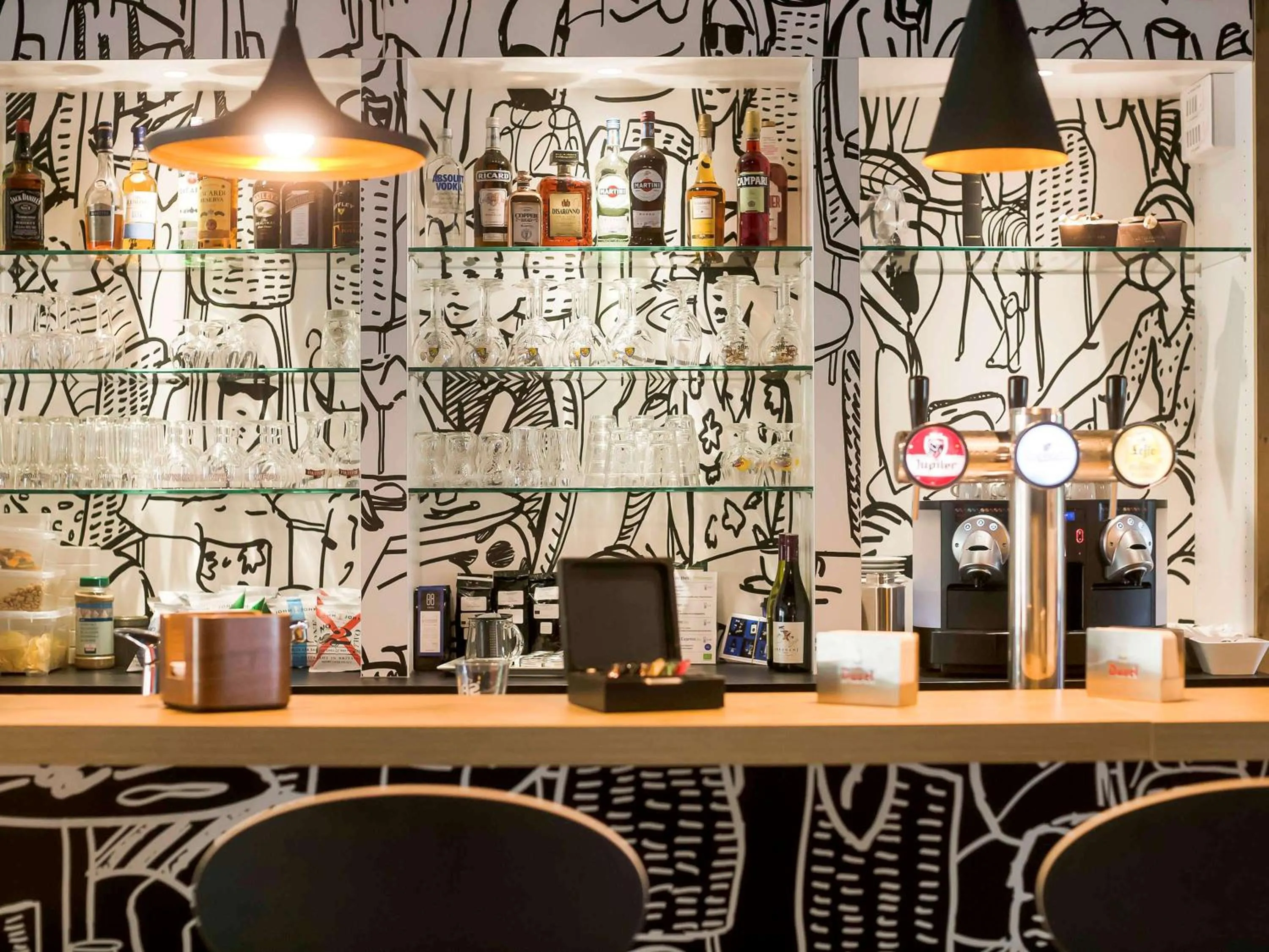 Lounge or bar in ibis Kortrijk Centrum