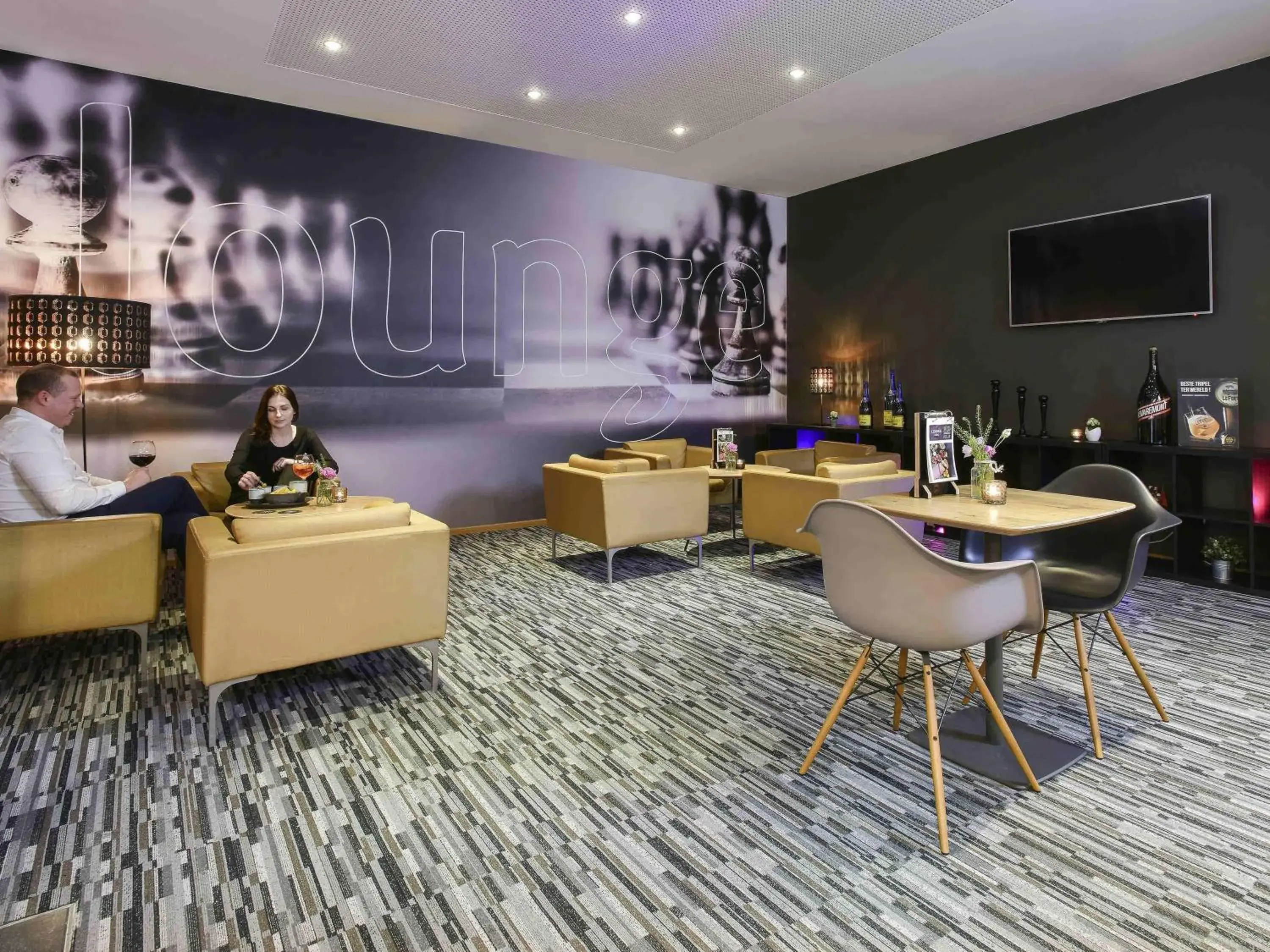 Lounge or bar in ibis Kortrijk Centrum Lounge or bar in ibis Kortrijk Centrum