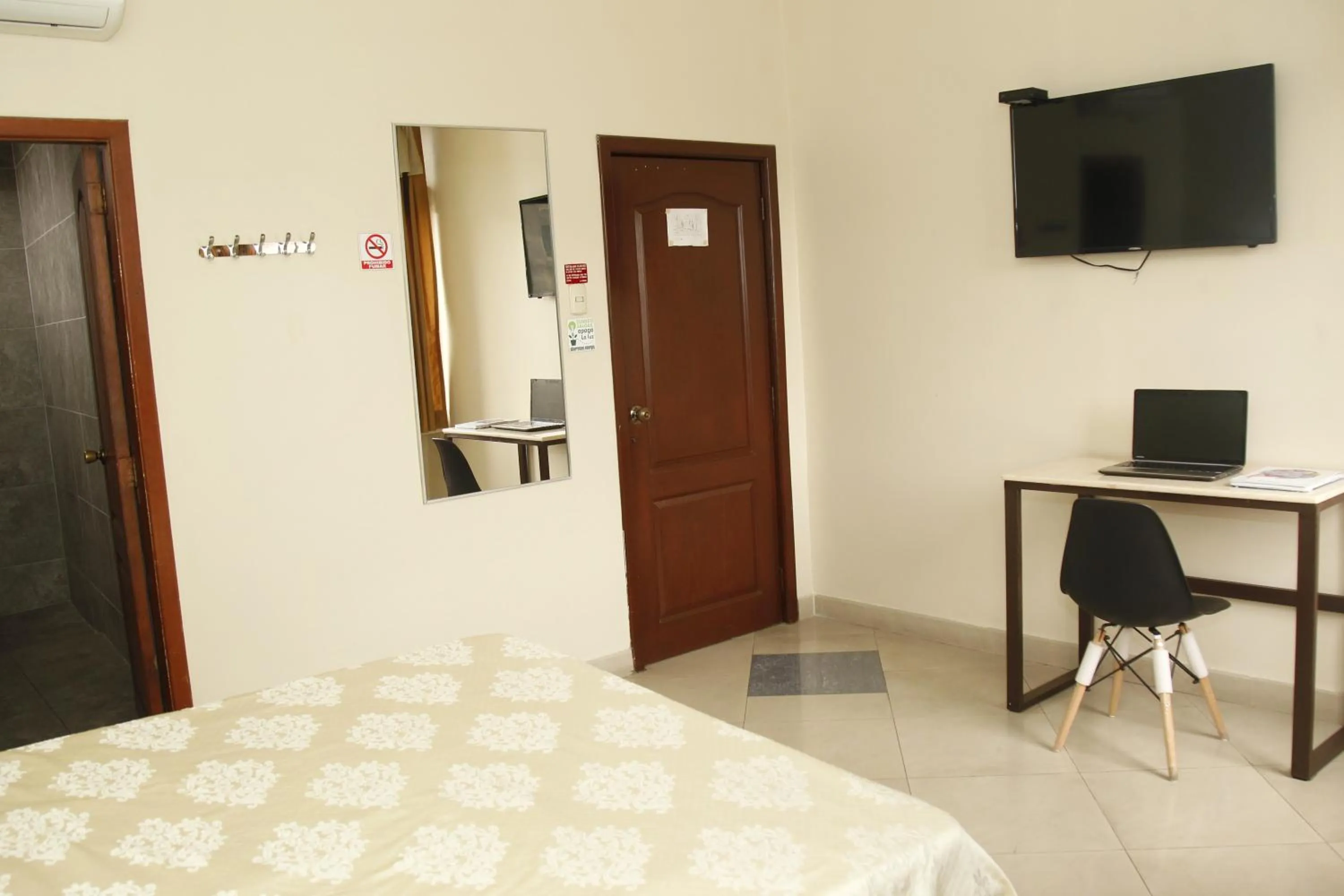 TV and multimedia, Bed in Hotel Varadero Internacional