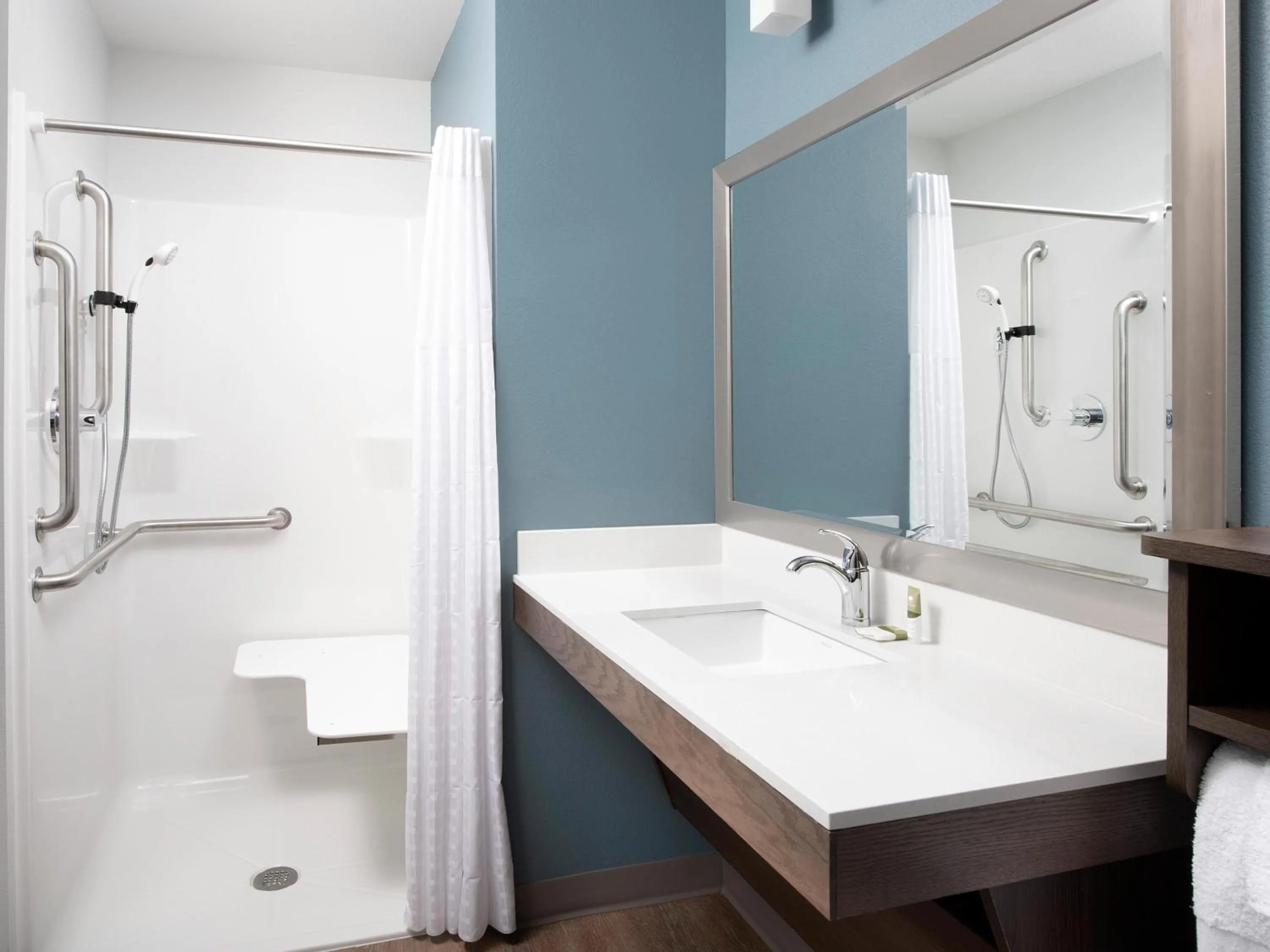 Bathroom in Extended Stay America Select Suites - Pittsburgh - Cranberry