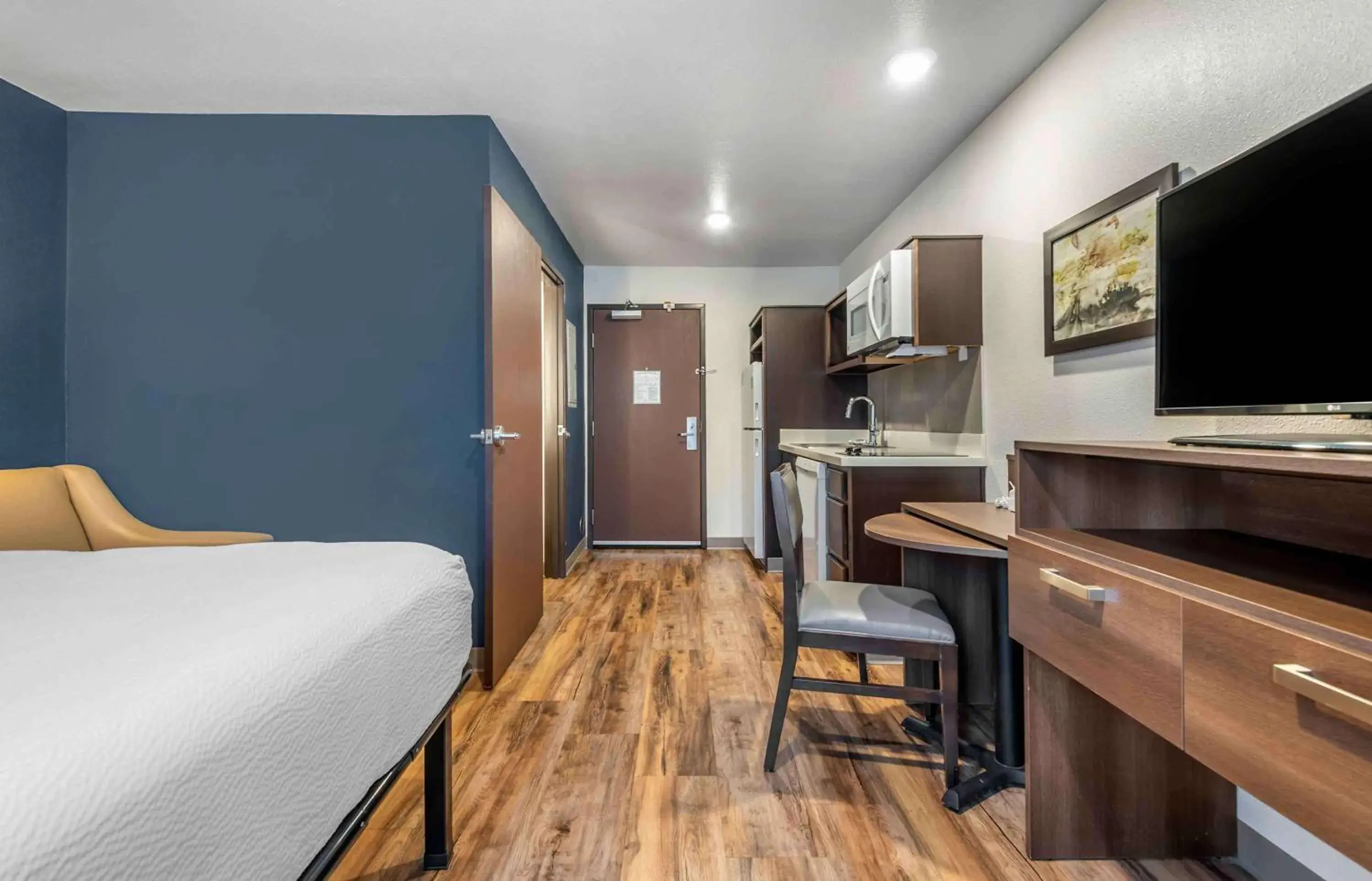 Bedroom, Bed in Extended Stay America Select Suites - Pittsburgh - Cranberry Bedroom, Bed in Extended Stay America Select Suites - Pittsburgh - Cranberry