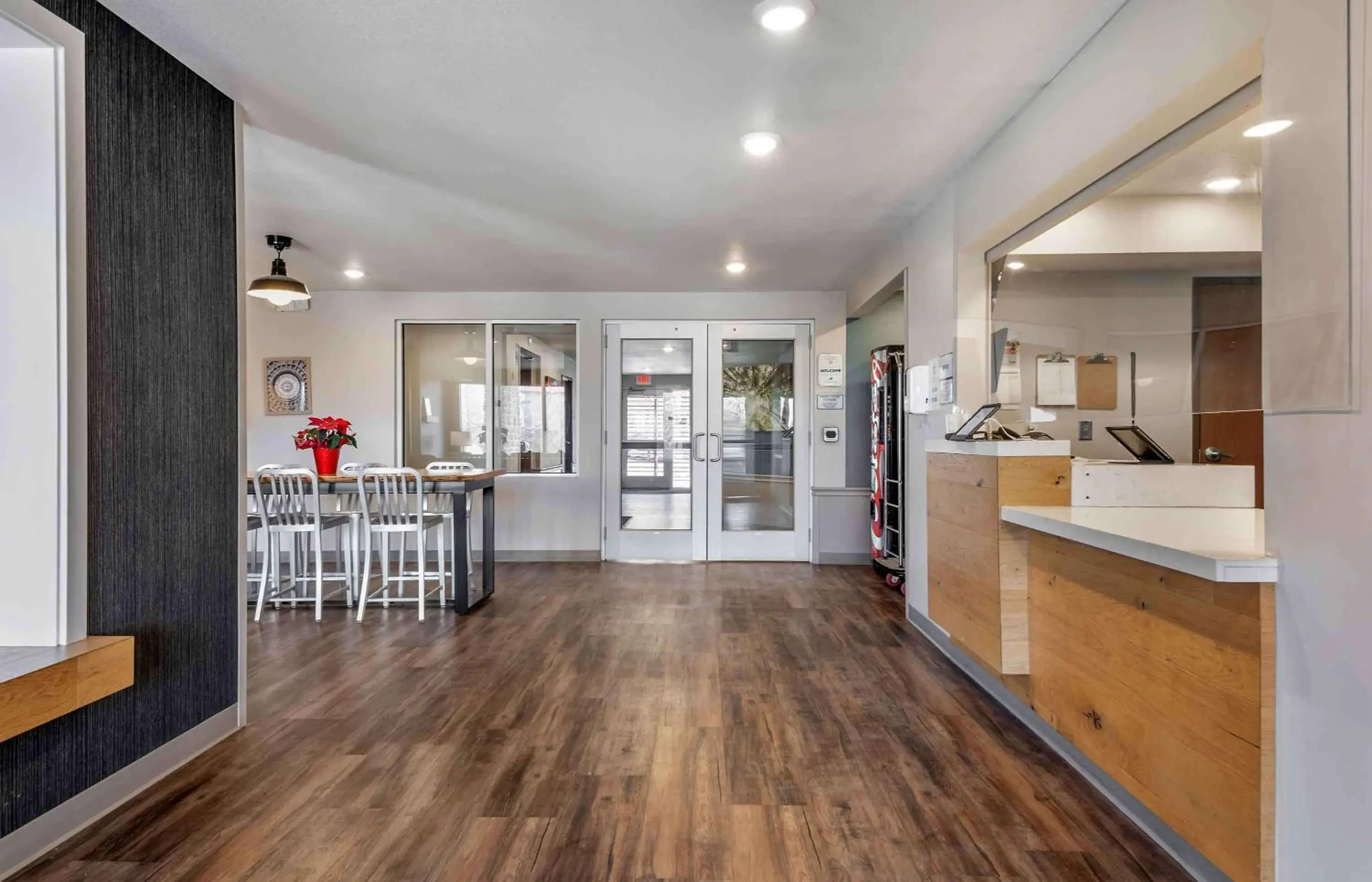 Lobby or reception in Extended Stay America Select Suites - Pittsburgh - Cranberry Lobby or reception in Extended Stay America Select Suites - Pittsburgh - Cranberry