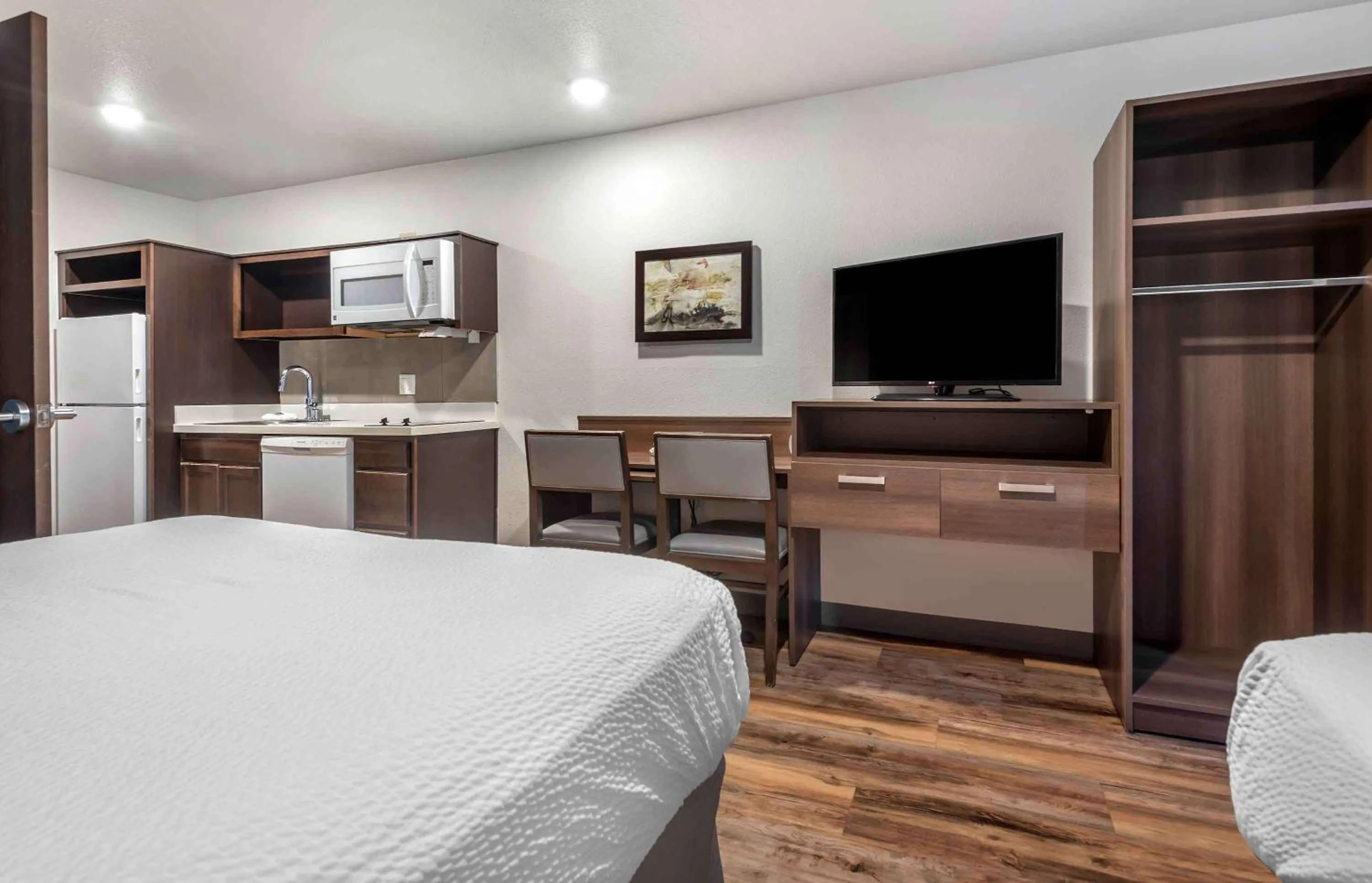 Bedroom, Bed in Extended Stay America Select Suites - Pittsburgh - Cranberry