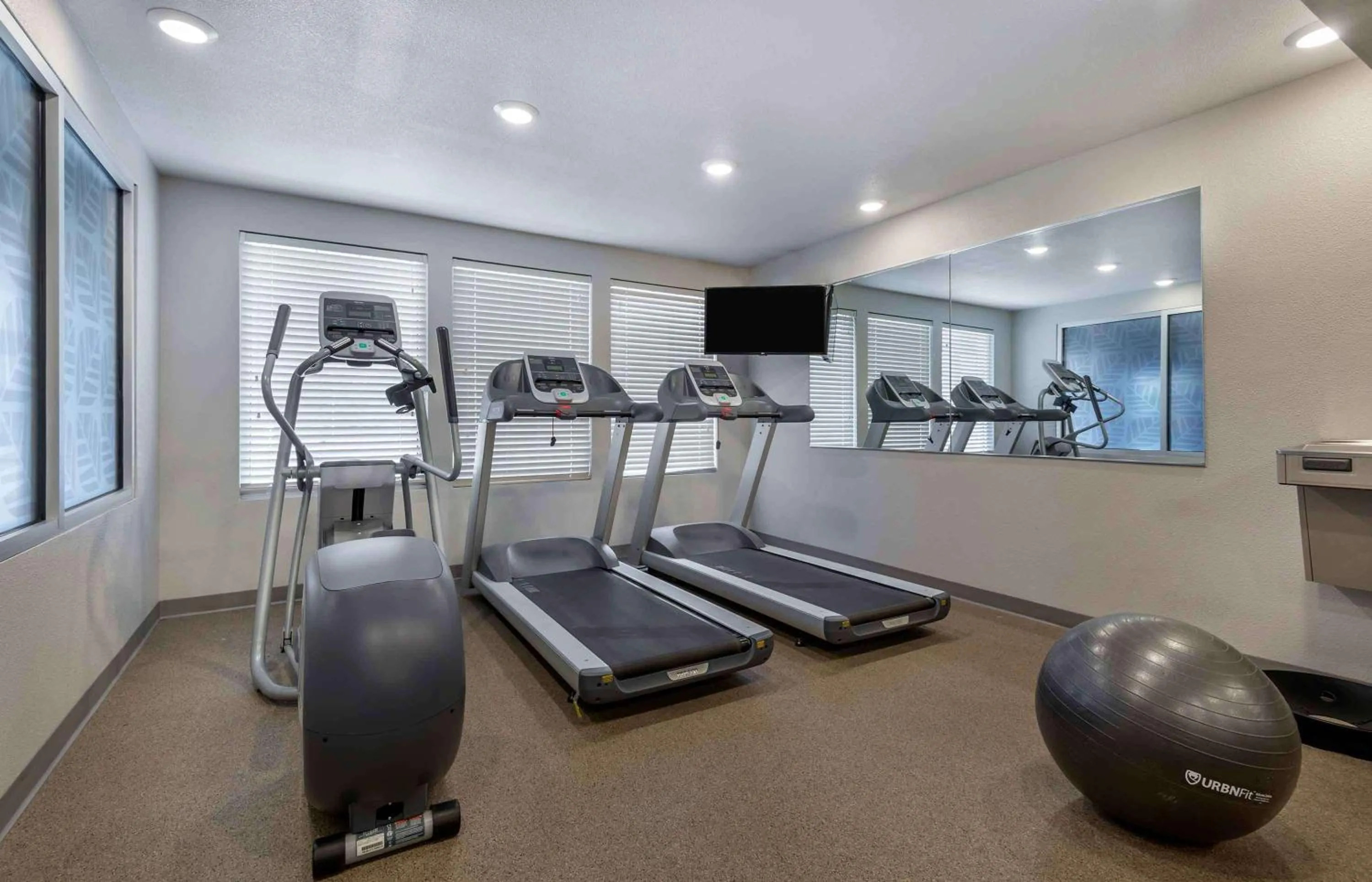 Fitness centre/facilities in Extended Stay America Select Suites - Pittsburgh - Cranberry