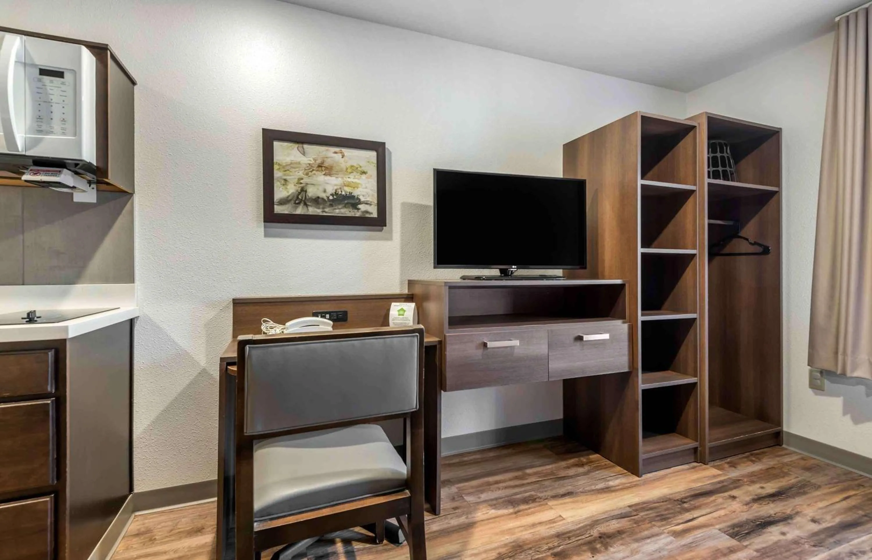 Bedroom in Extended Stay America Select Suites - Pittsburgh - Cranberry