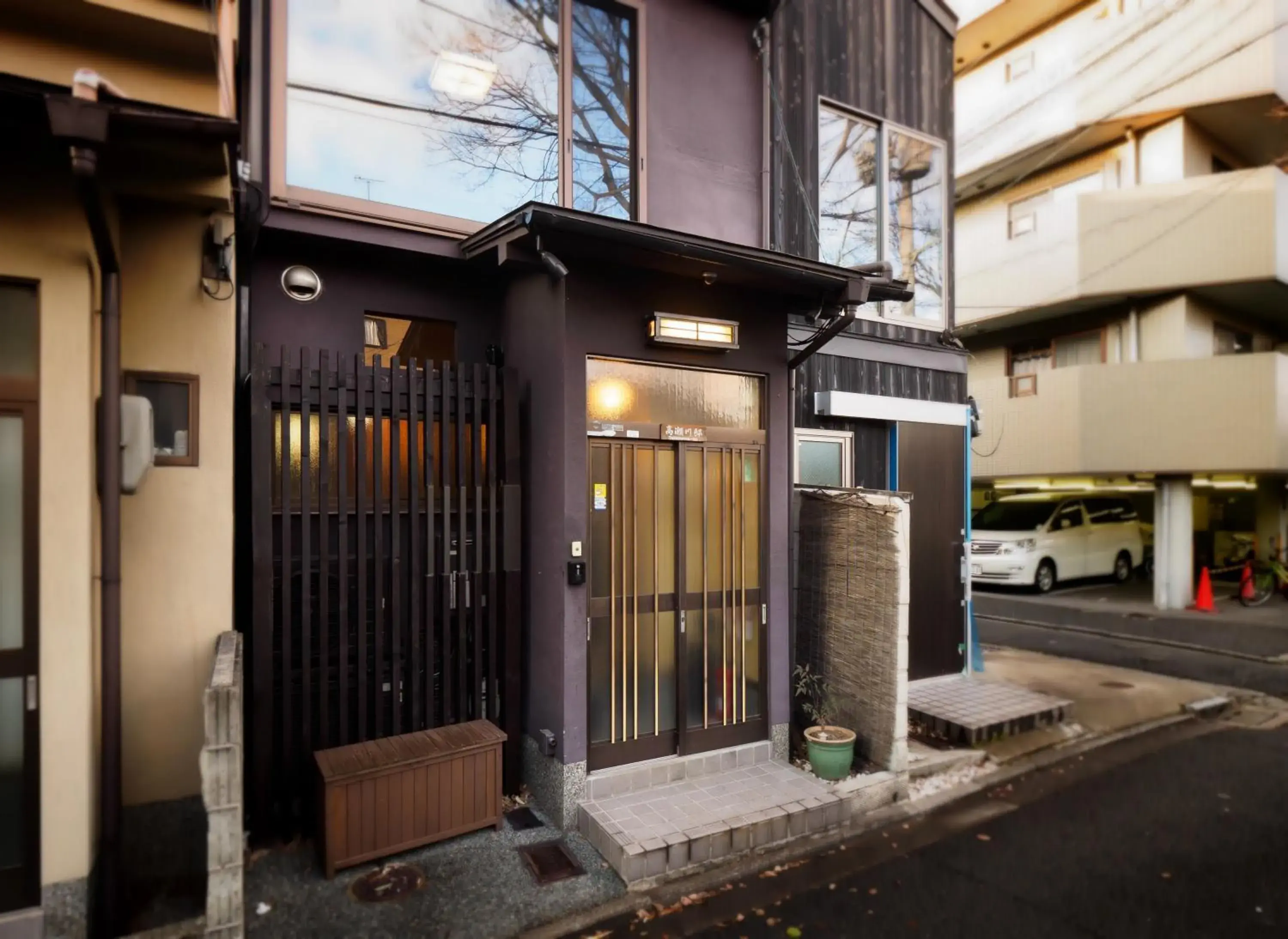 Facade/entrance in K's Villa Takasegawa-tei