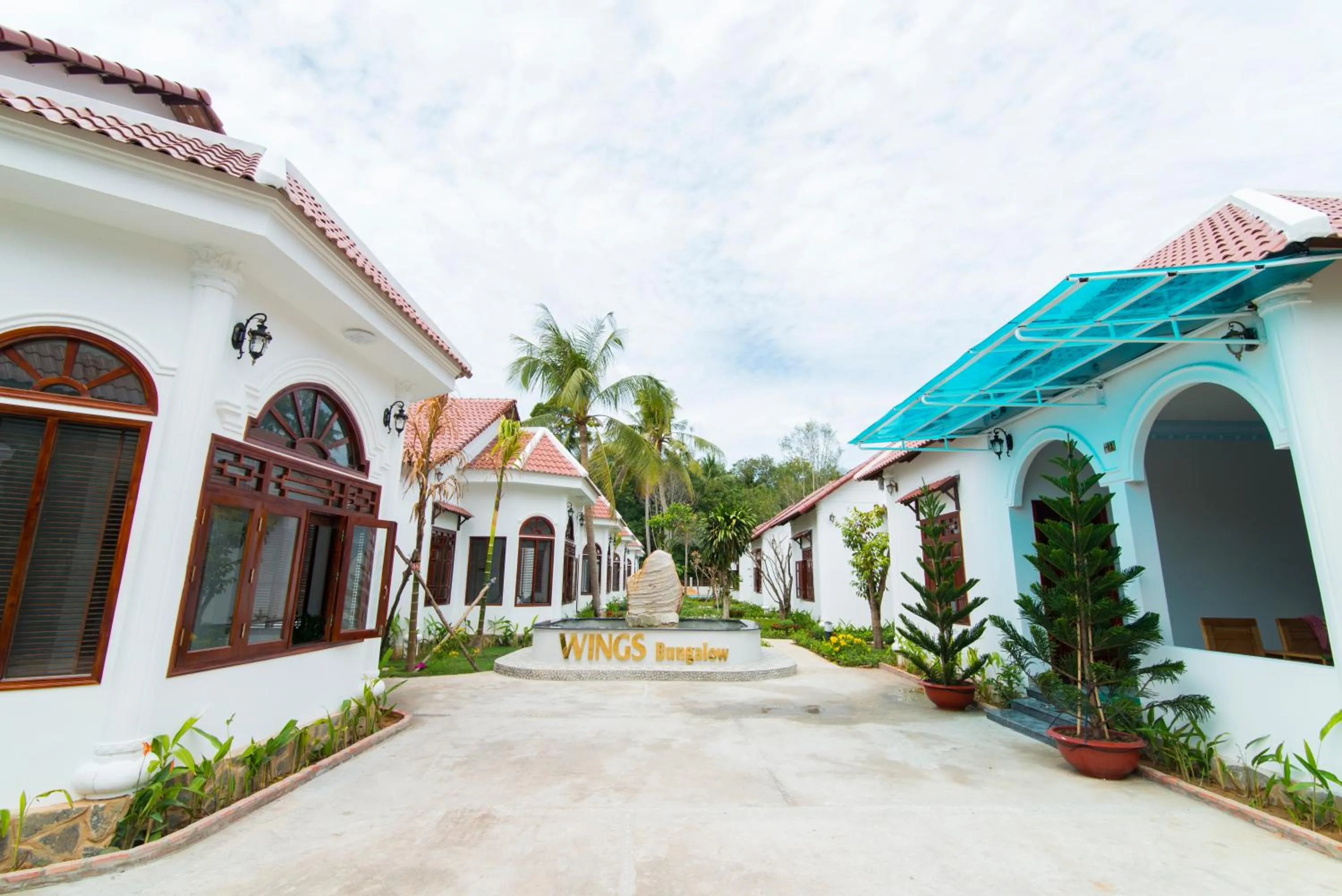 Facade/entrance in Wings Bungalow