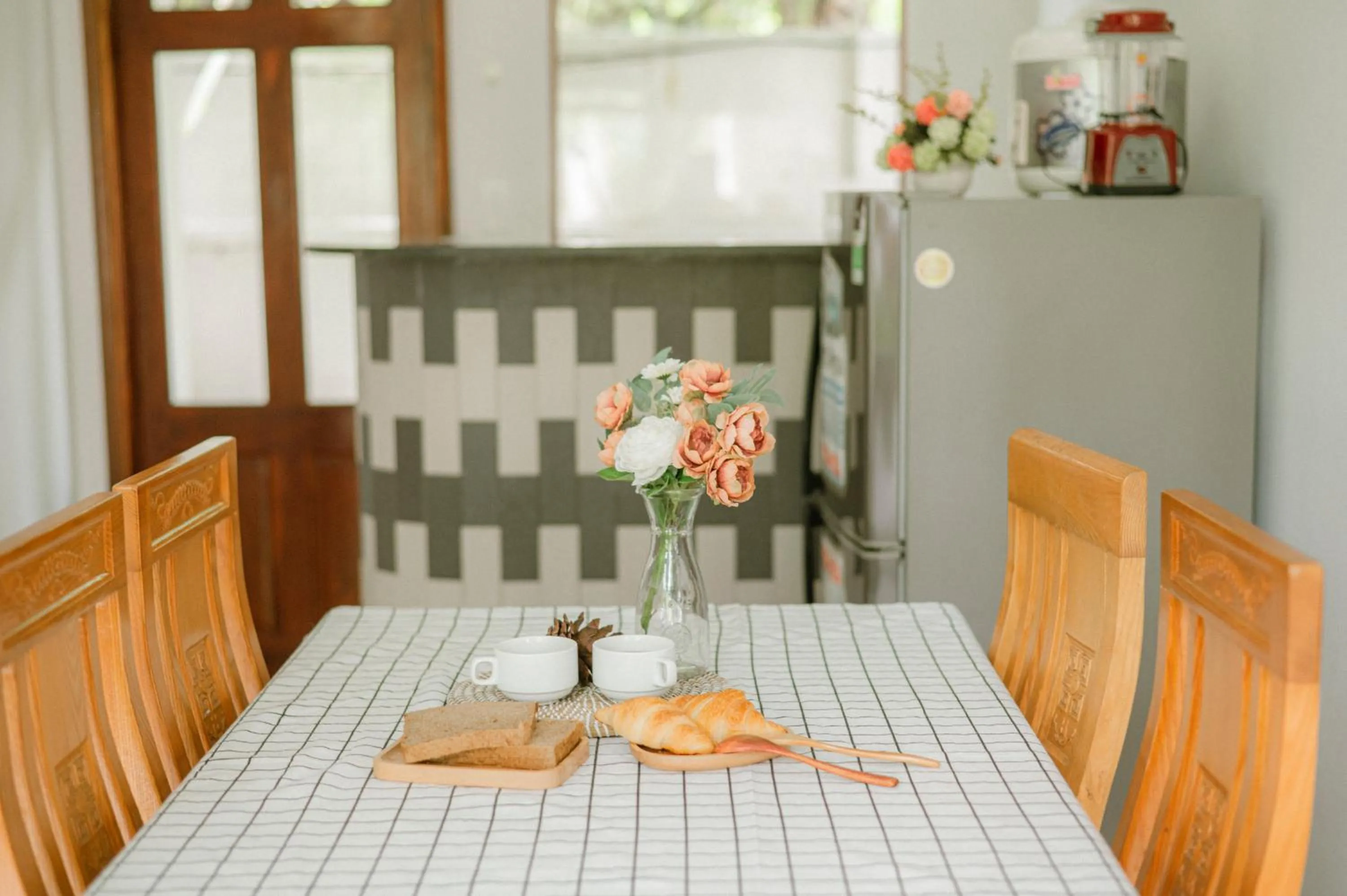 Living room, Bed in Wings Bungalow