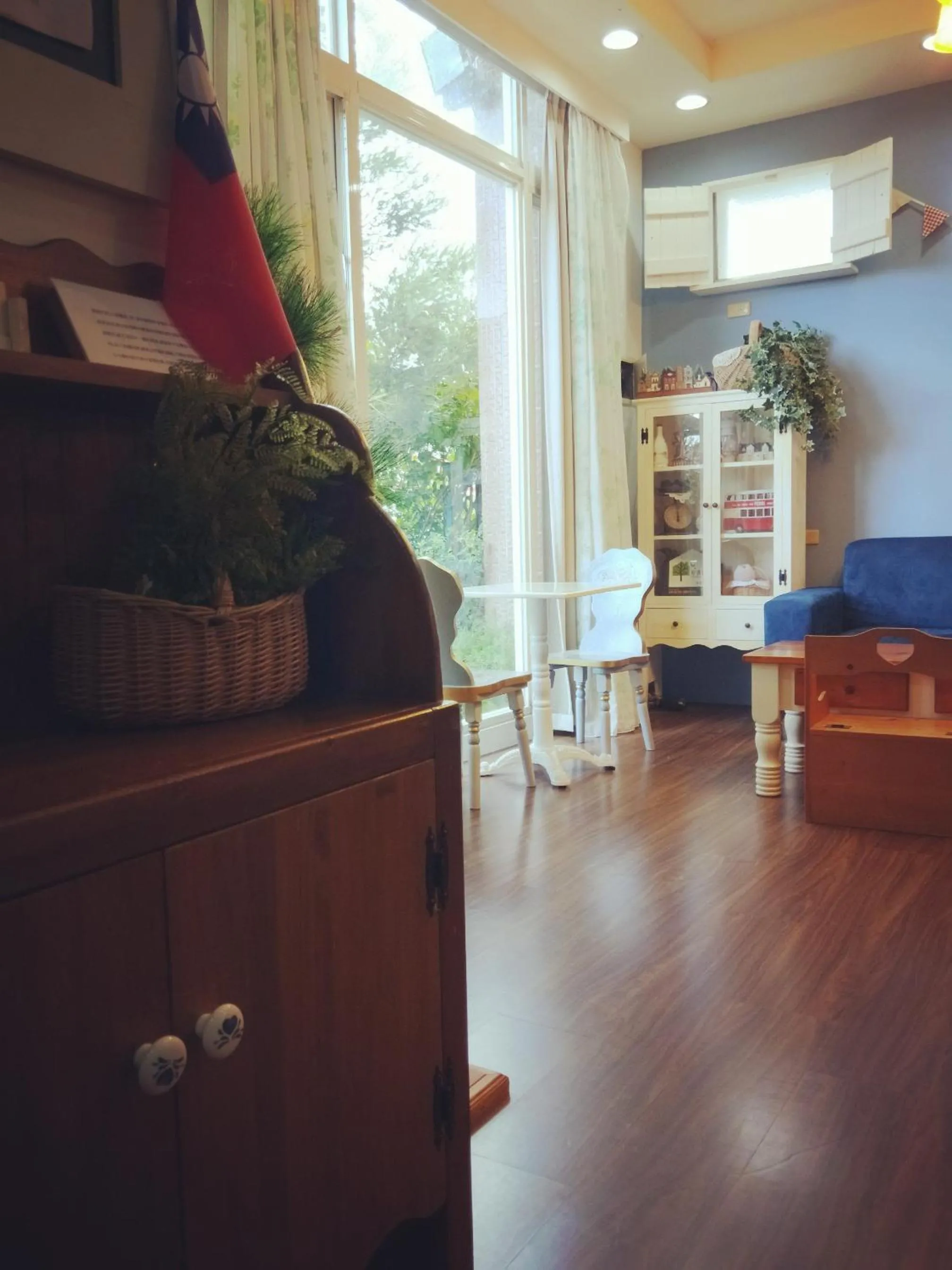Living room in Sweet Home 101