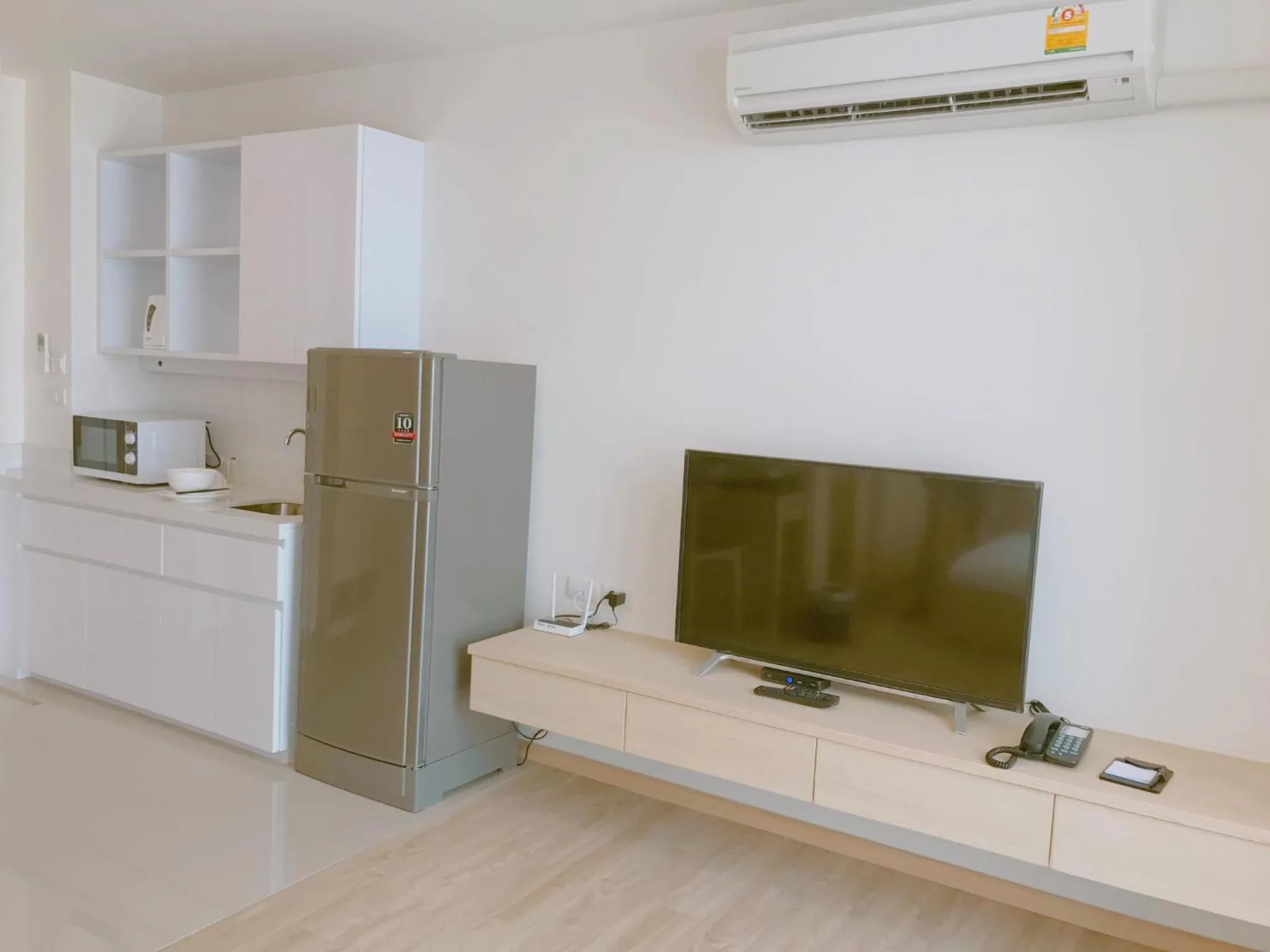 TV and multimedia in Karin hotel & Service apartment - SHA Extra Plus