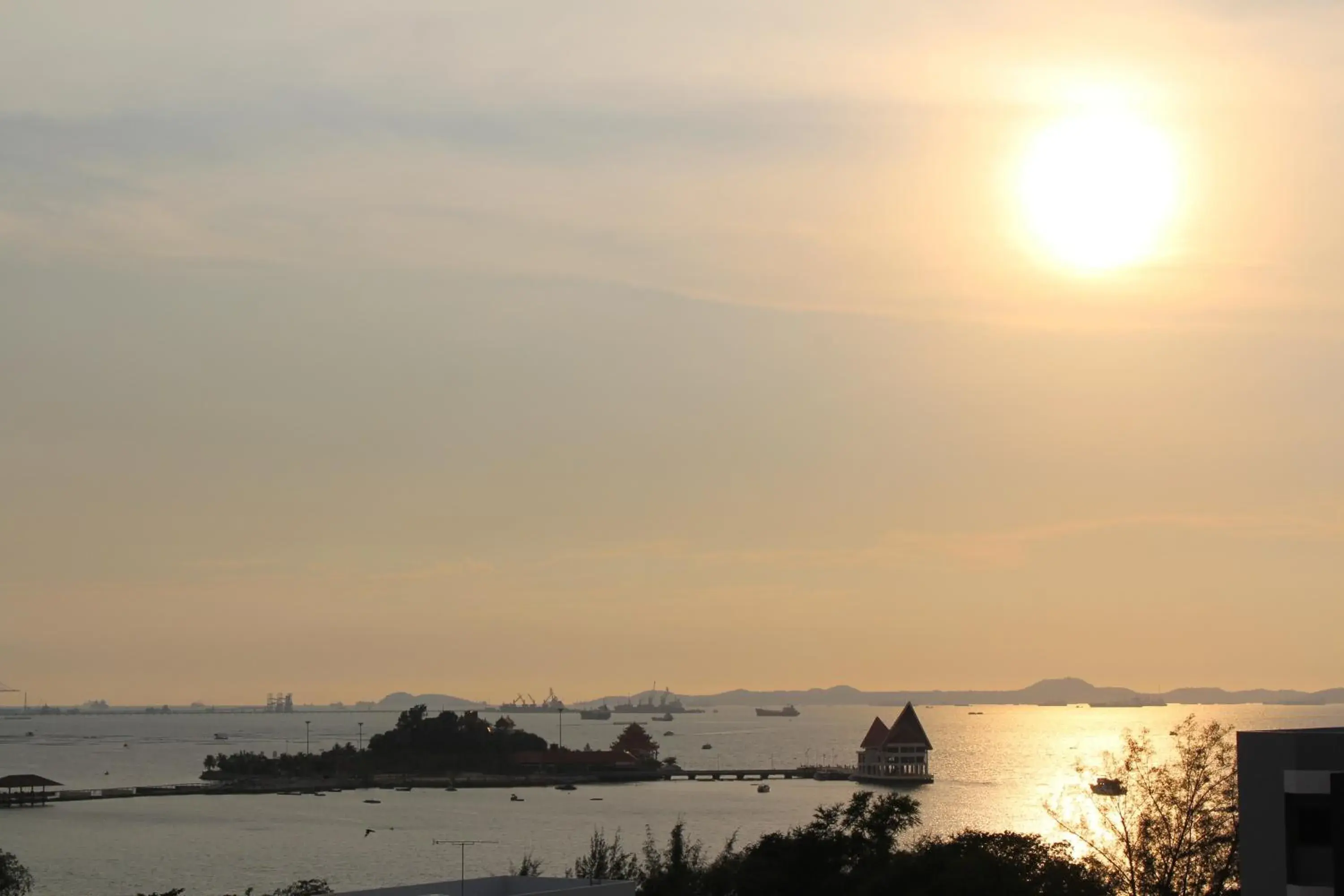 Sea view in Karin hotel & Service apartment - SHA Extra Plus Sea view in Karin hotel & Service apartment - SHA Extra Plus