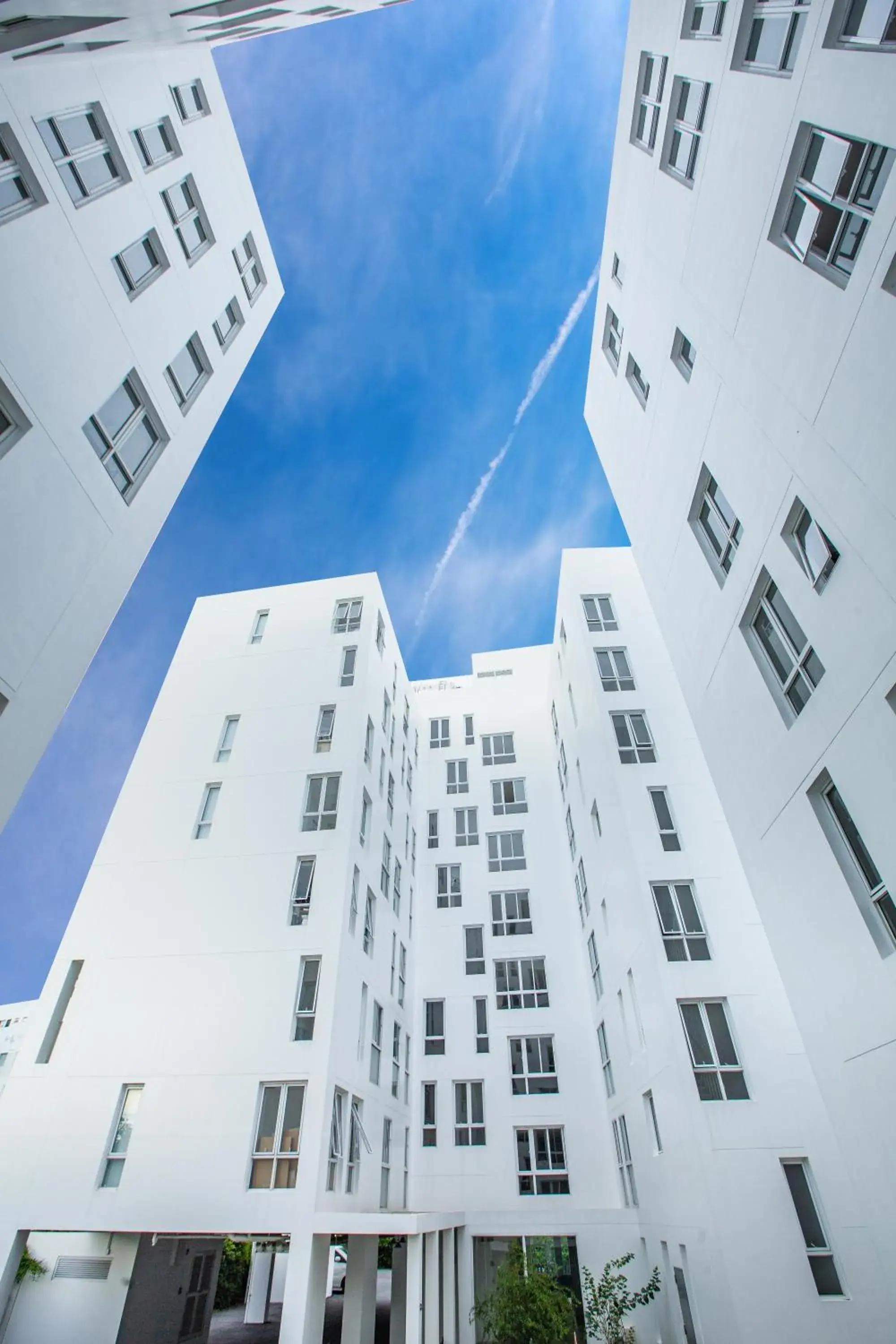 Property building in Karin hotel & Service apartment - SHA Extra Plus Property building in Karin hotel & Service apartment - SHA Extra Plus