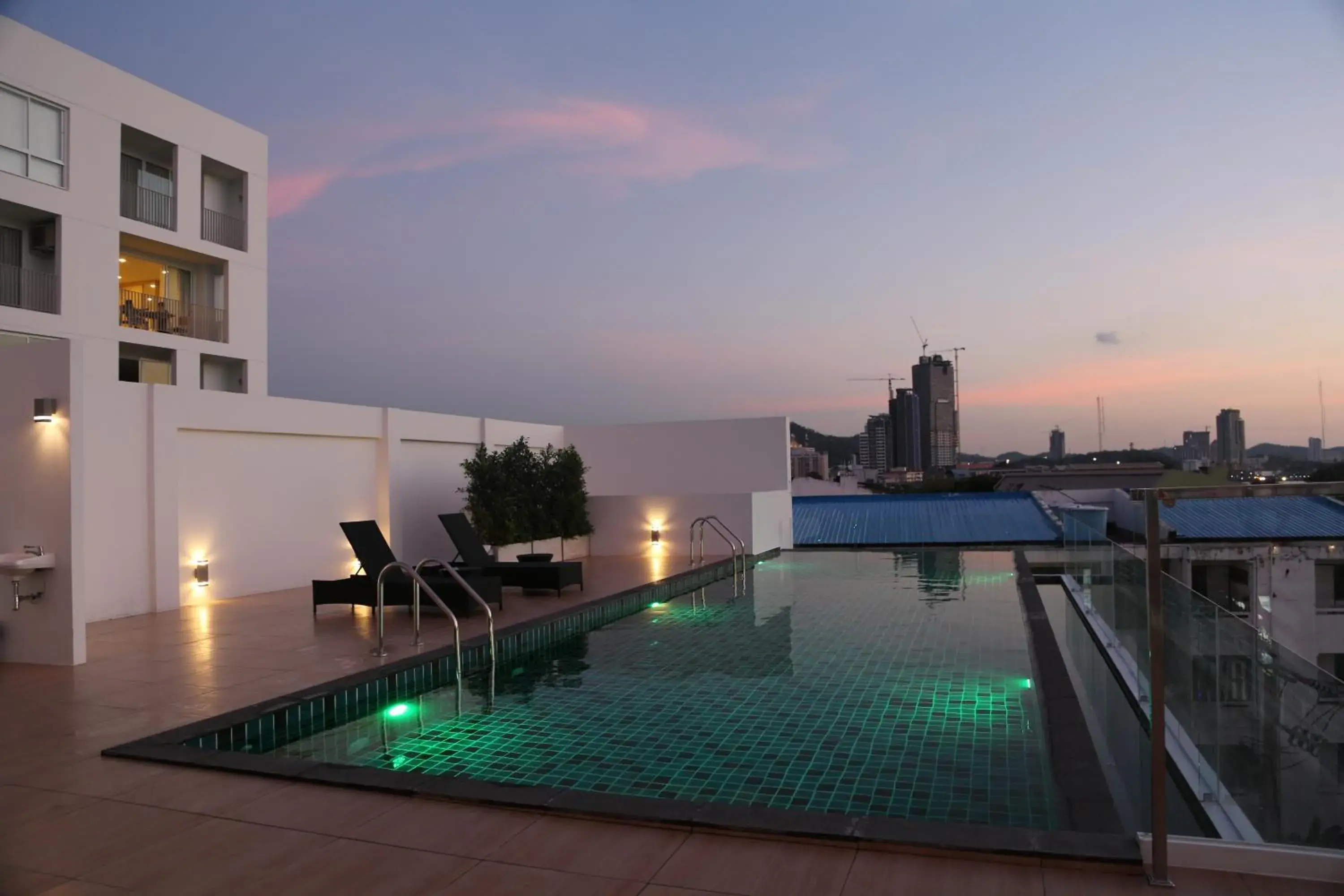 Swimming pool in Karin hotel & Service apartment - SHA Extra Plus Swimming pool in Karin hotel & Service apartment - SHA Extra Plus