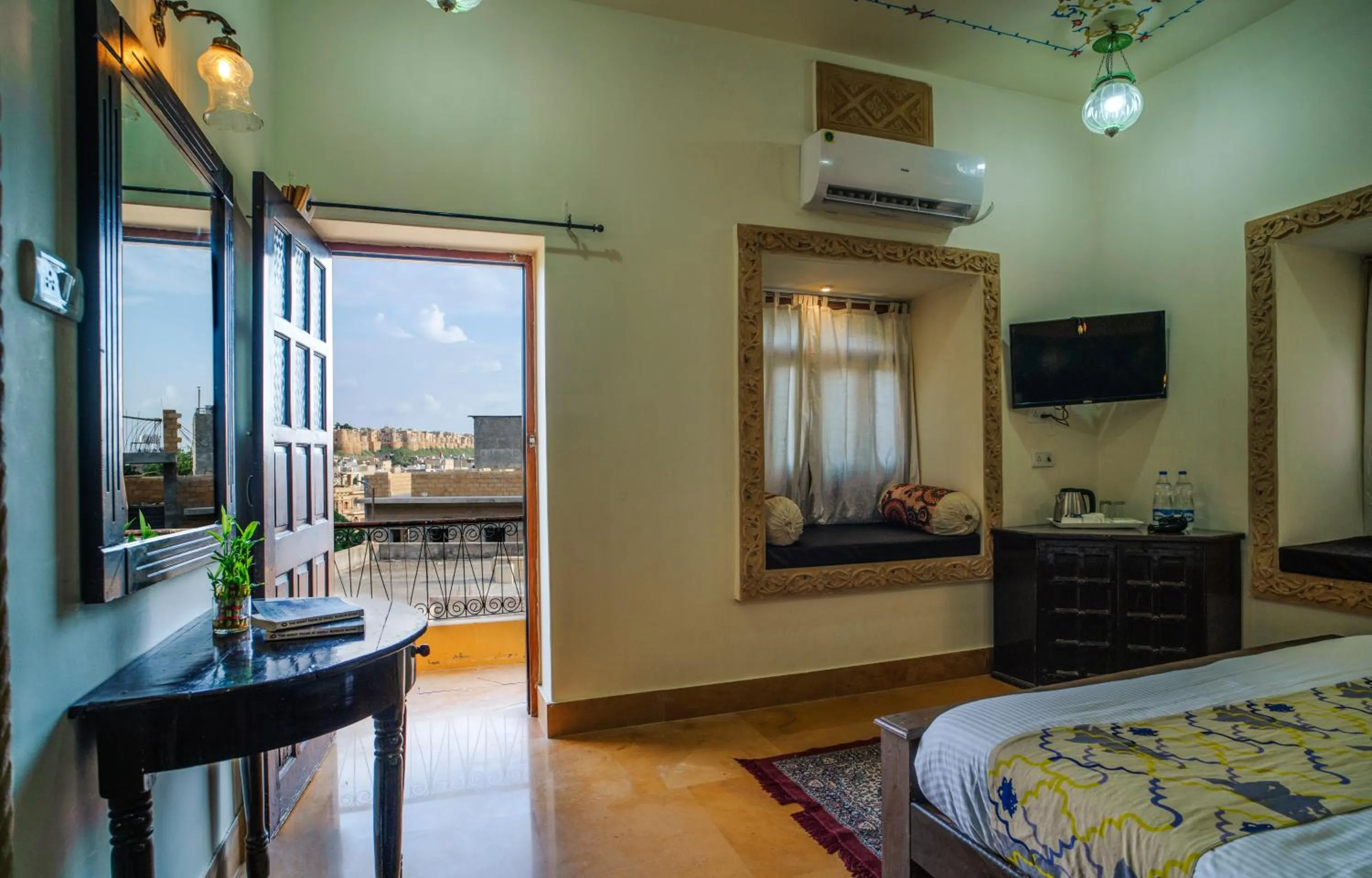 View (from property/room), Bed in Tripli Hotels Prithvi Palace