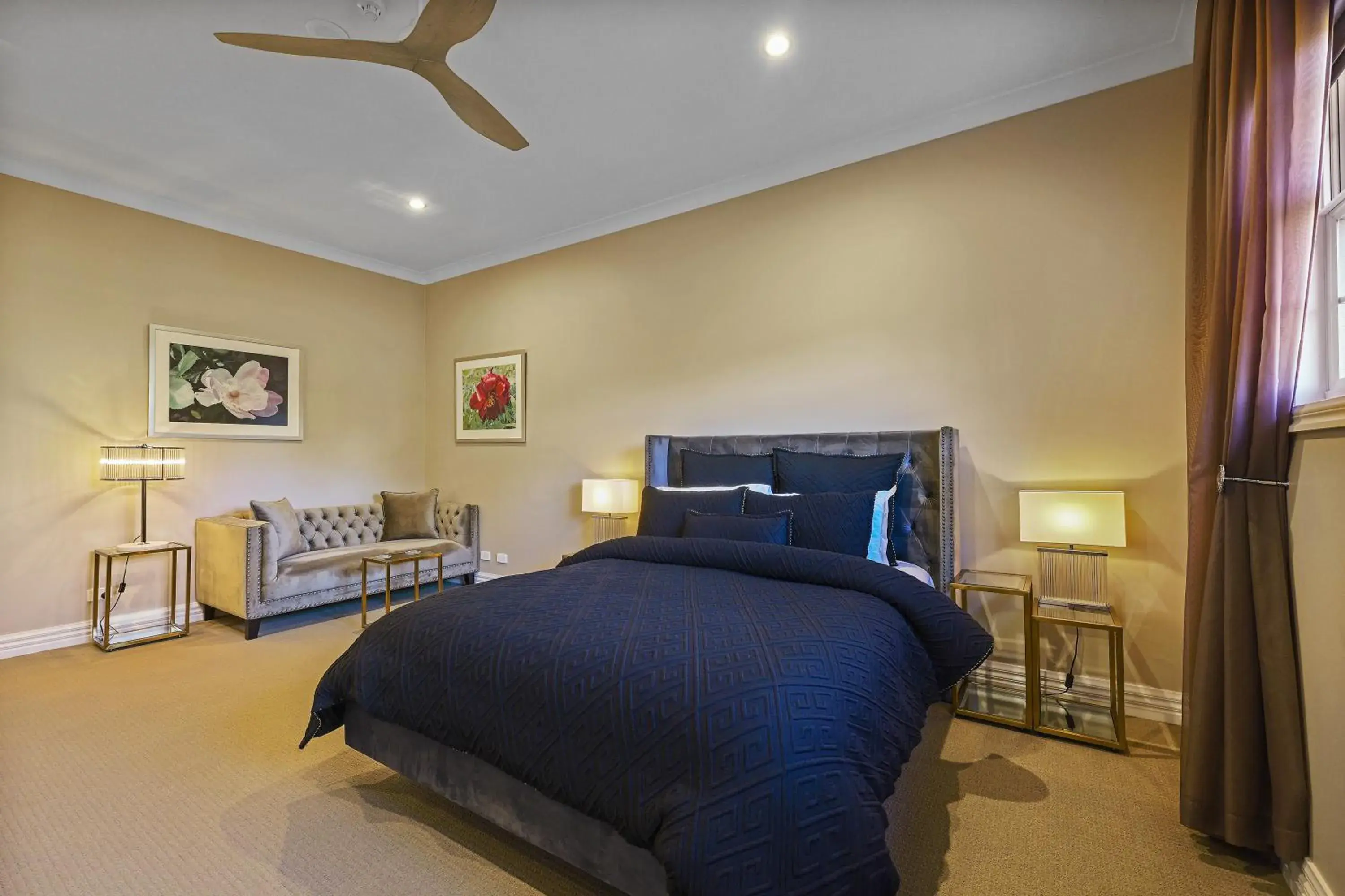 Standard Queen Room in Kerami Manor & Day Spa Standard Queen Room in Kerami Manor & Day Spa