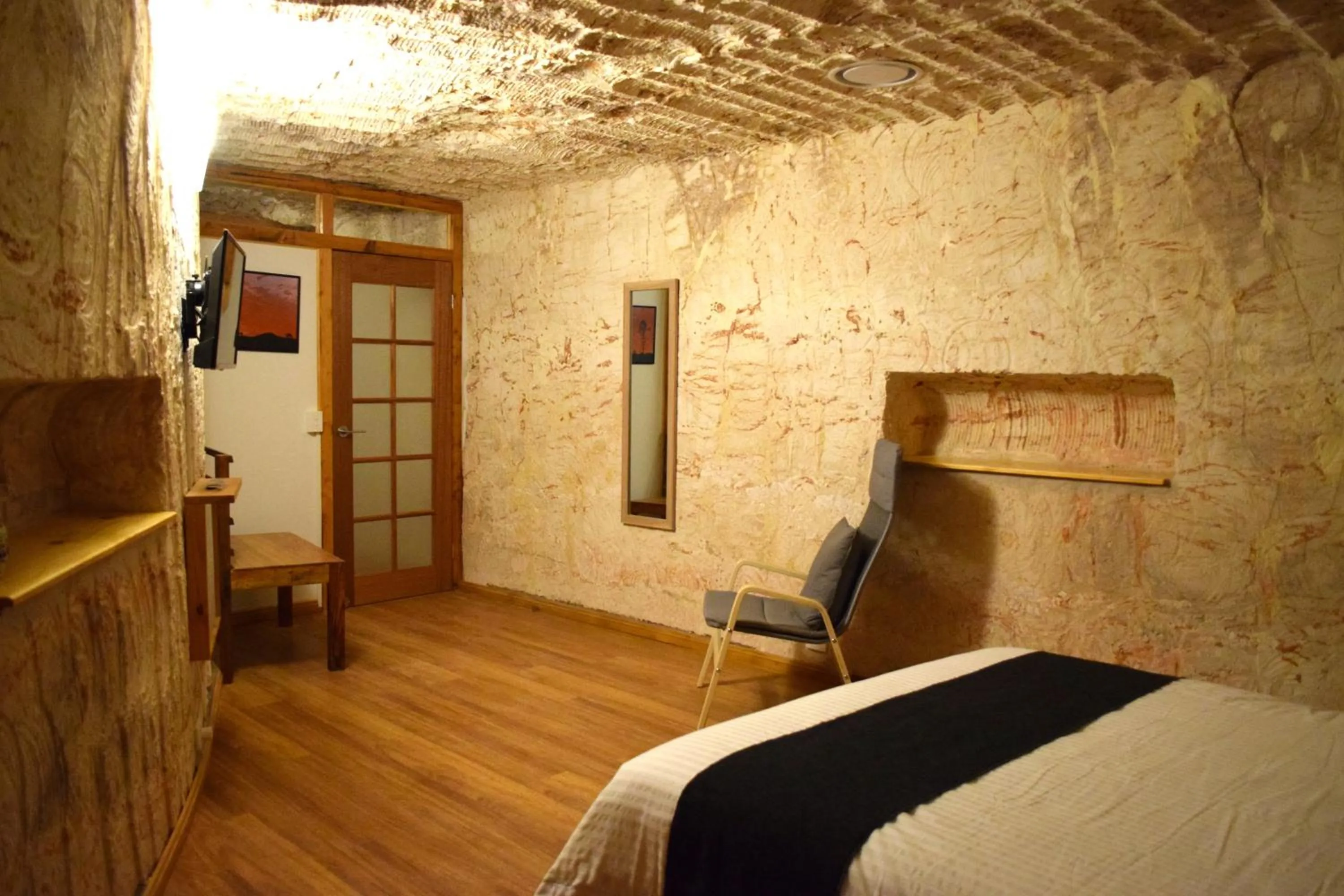 Bedroom, Bed in Dug Out B&B