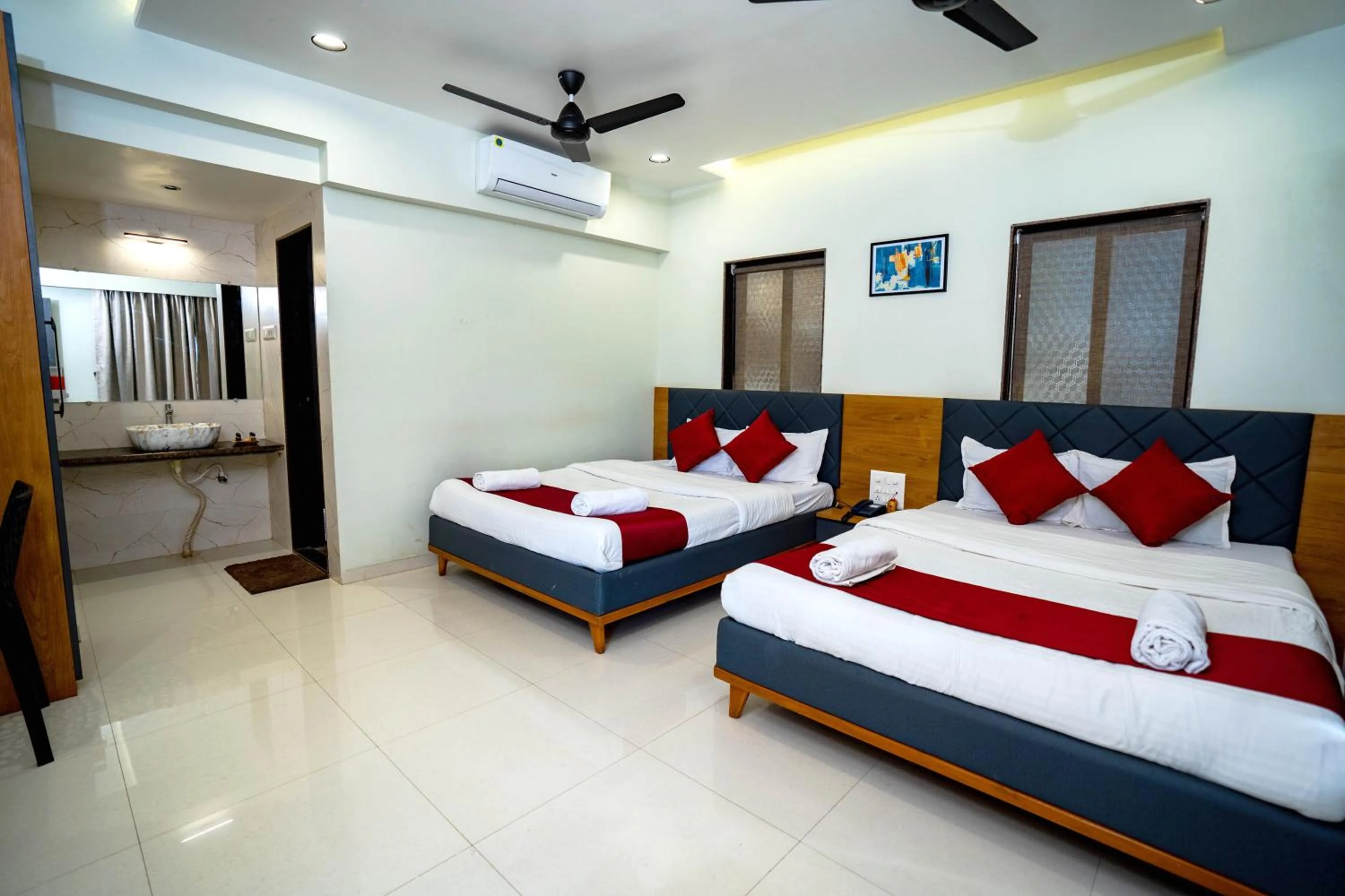 Bed in Lotus The Lake View Resort