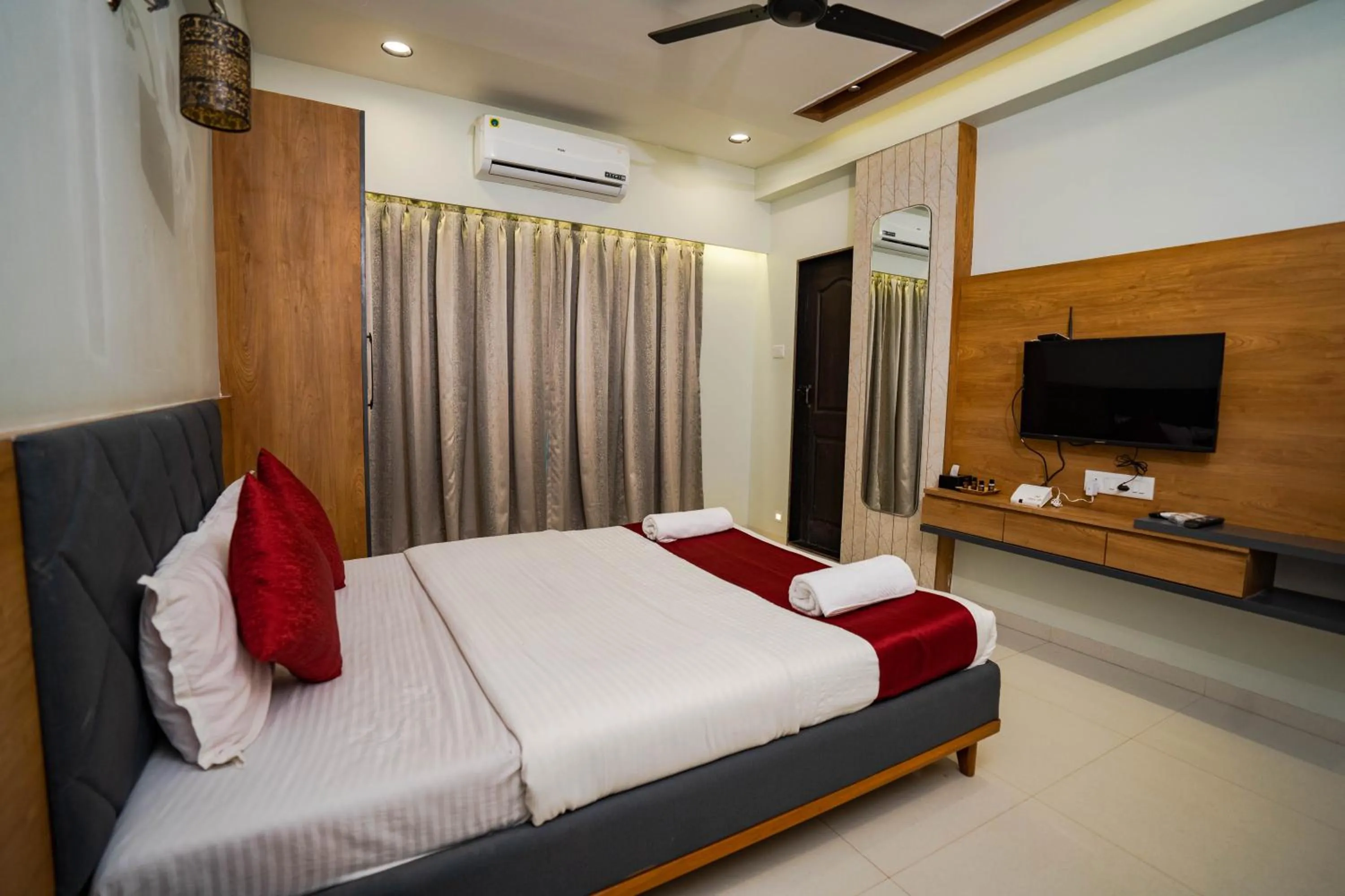 TV and multimedia, Bed in Lotus The Lake View Resort