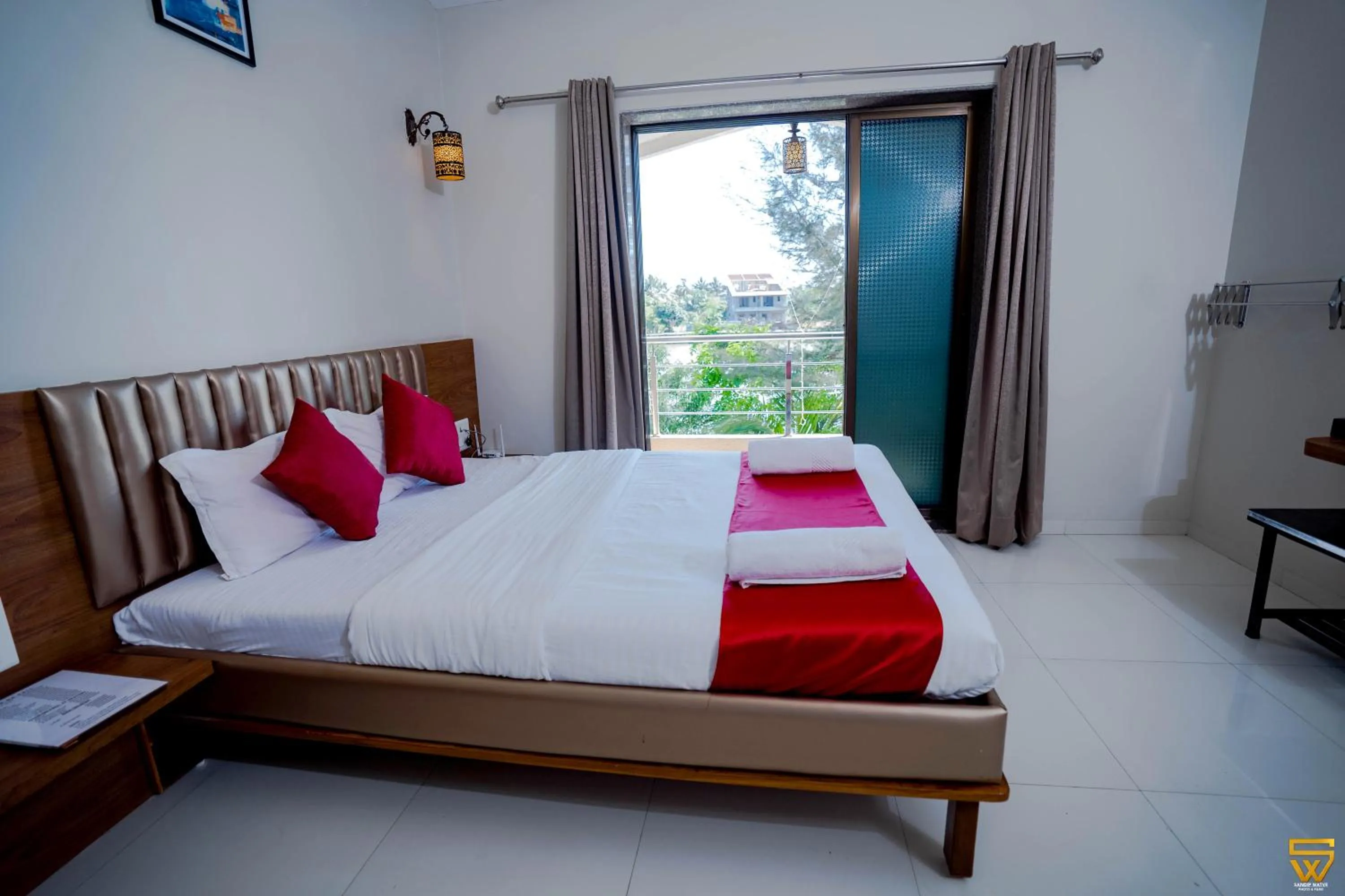 Bed in Lotus The Lake View Resort