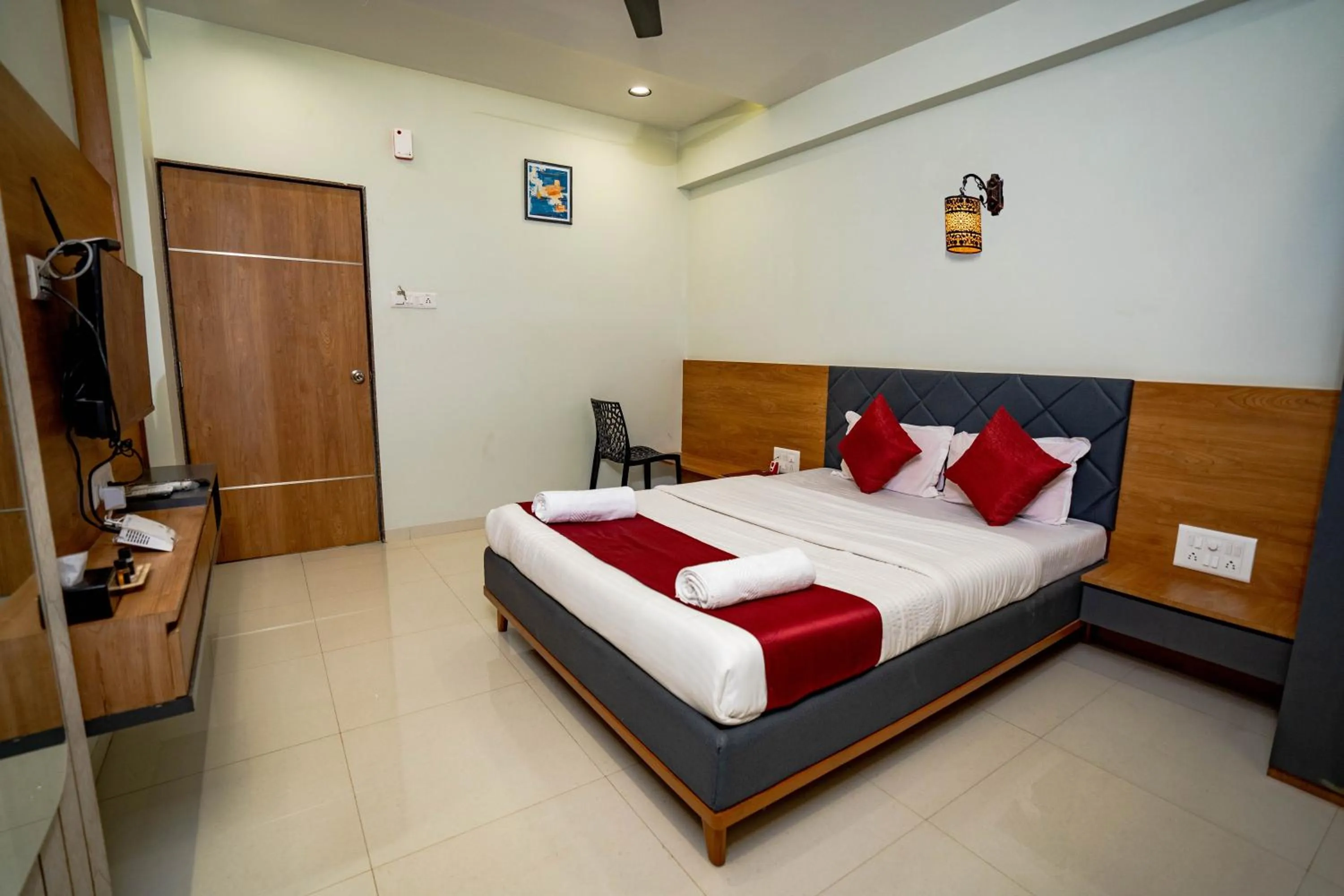 Bed in Lotus The Lake View Resort