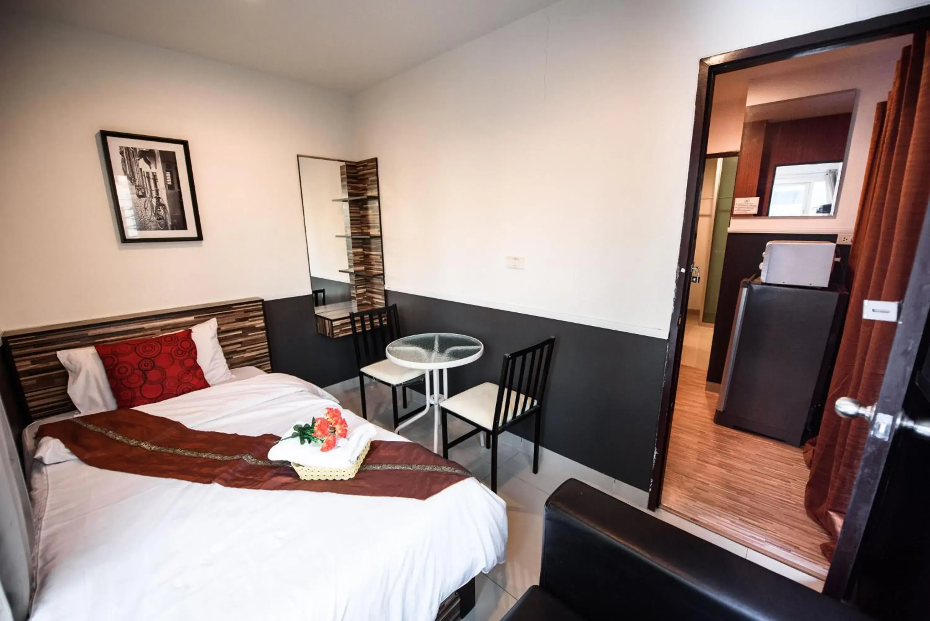 Photo of the whole room in 48 Metro Hotel Photo of the whole room in 48 Metro Hotel