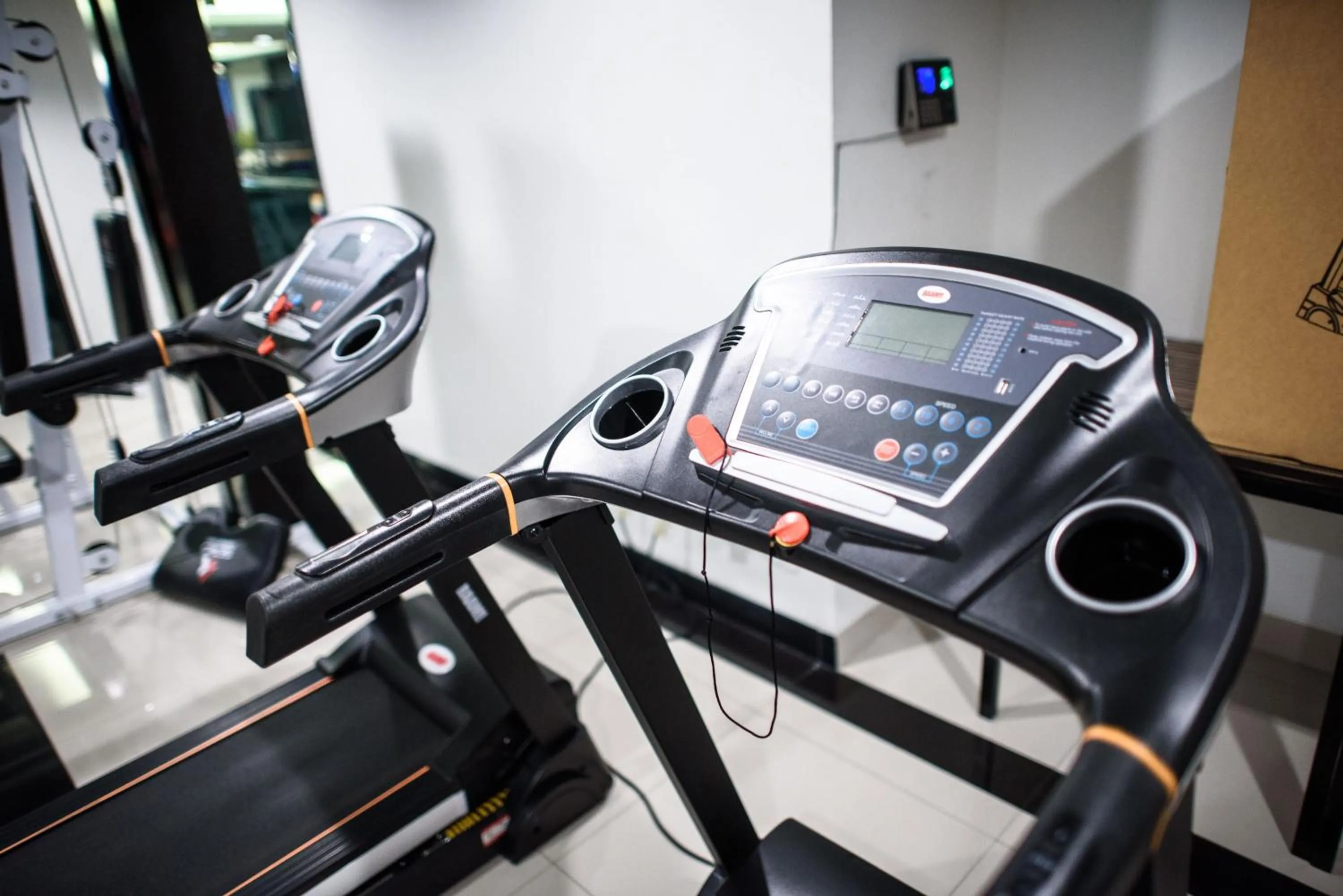 Fitness centre/facilities in 48 Metro Hotel