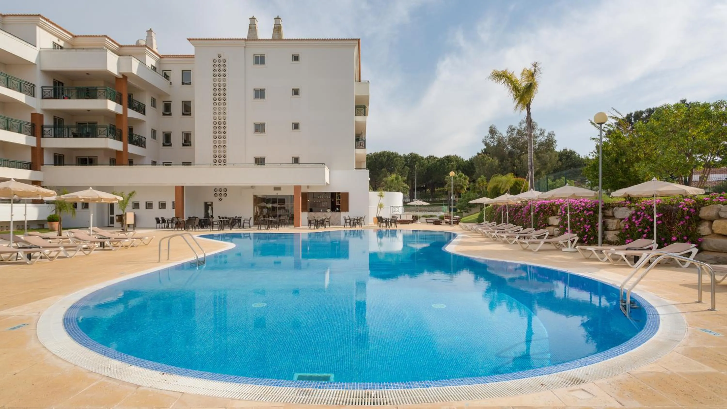 Swimming pool in AP Victoria Sports & Beach