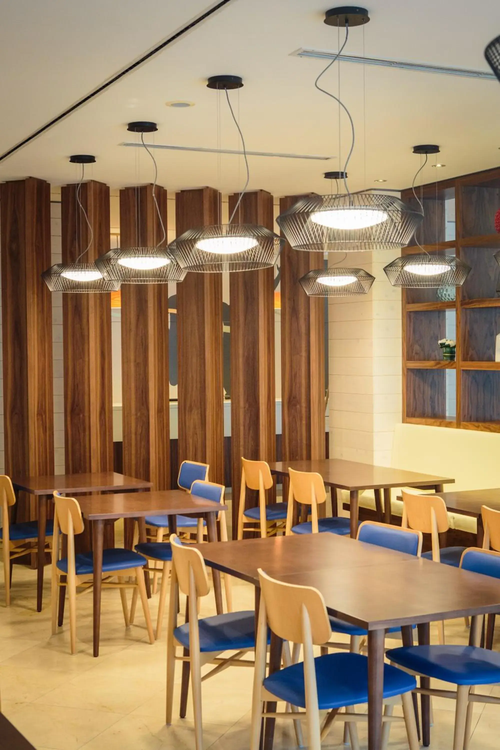 Restaurant/places to eat in AP Victoria Sports & Beach Restaurant/places to eat in AP Victoria Sports & Beach