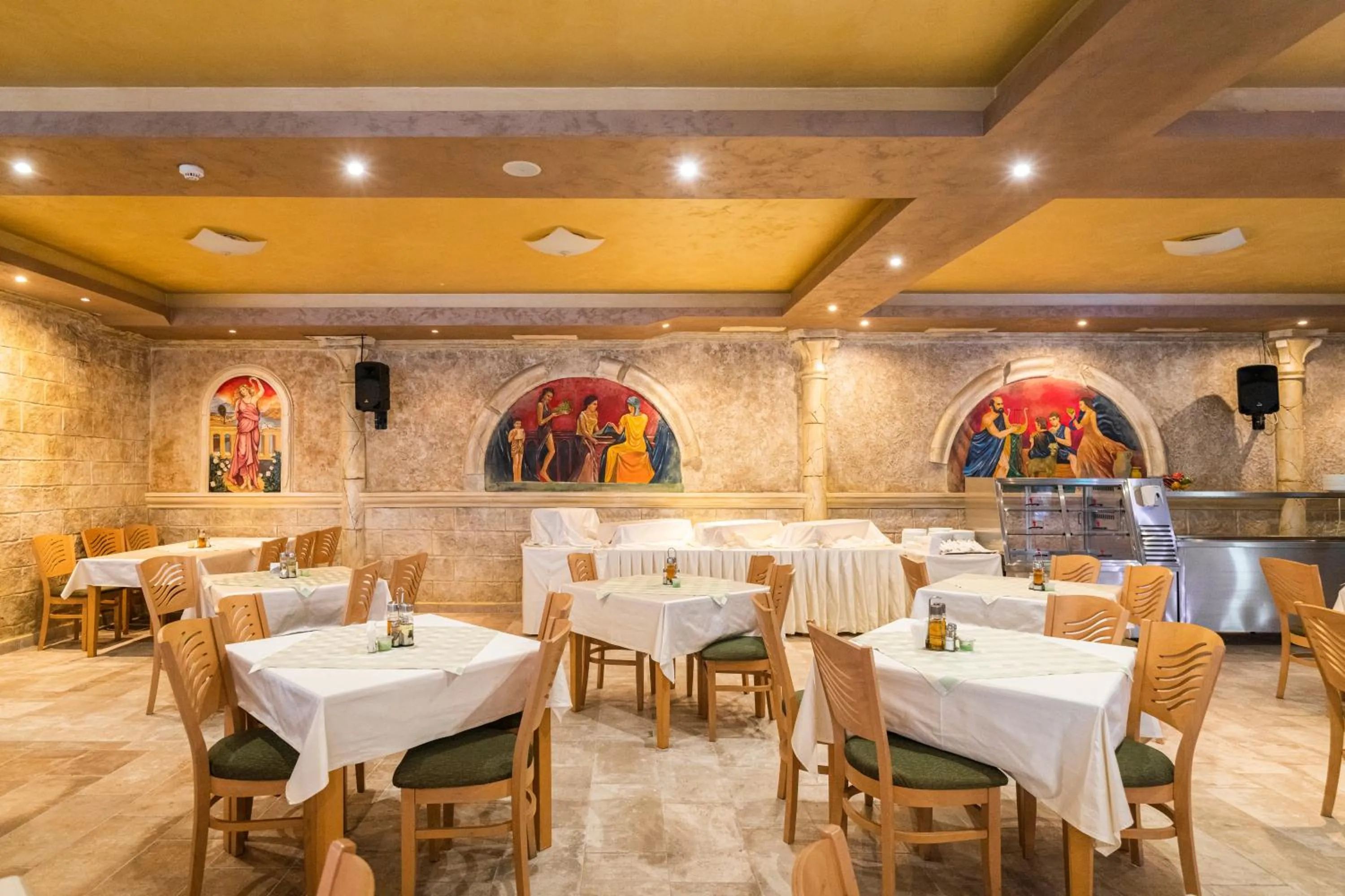 Restaurant/places to eat in Balneo & SPA Hotel Aura