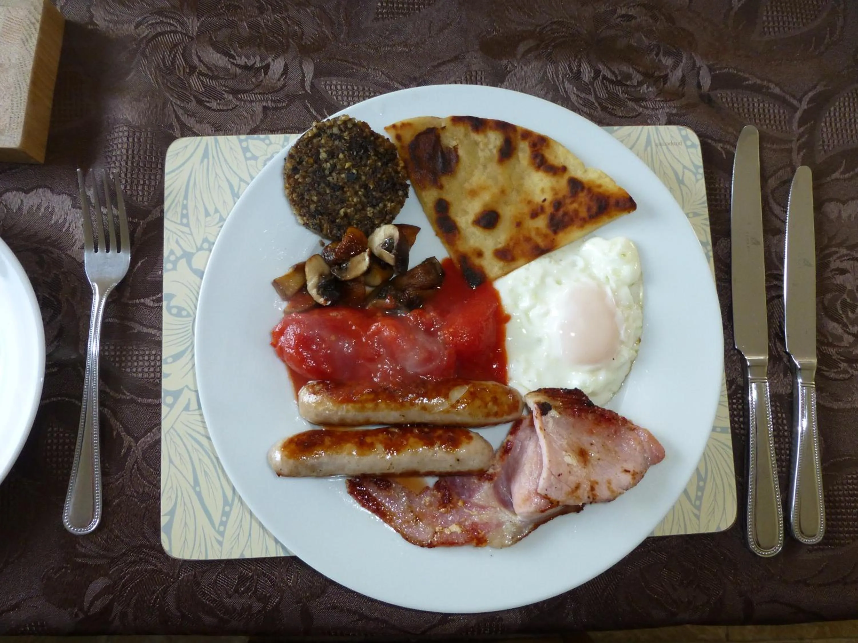 Breakfast in Cairndoon Byre