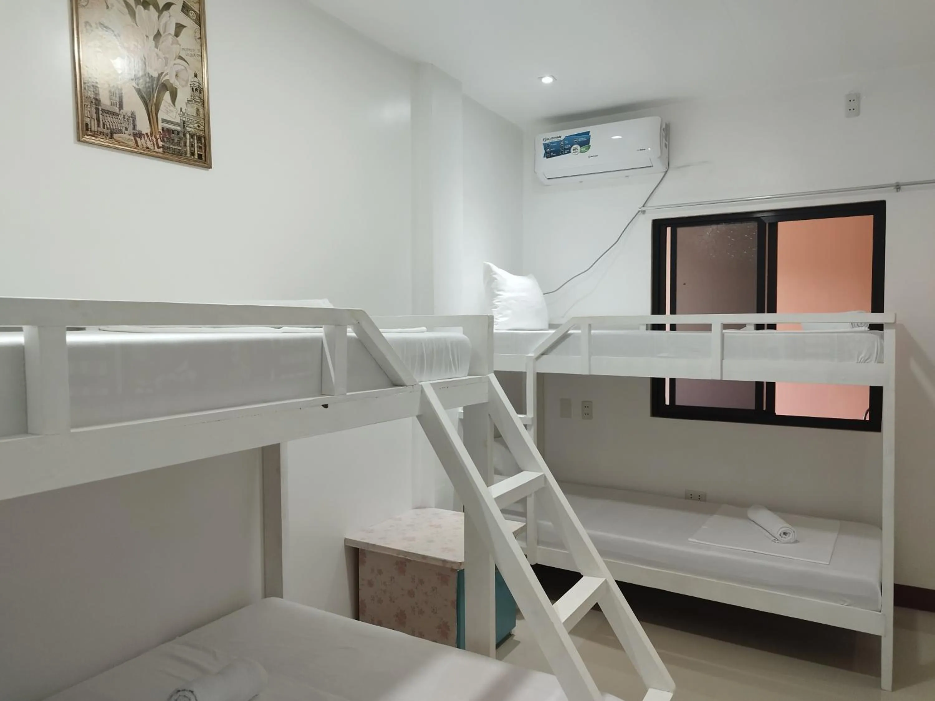 Bed in Ocean View Lodging House