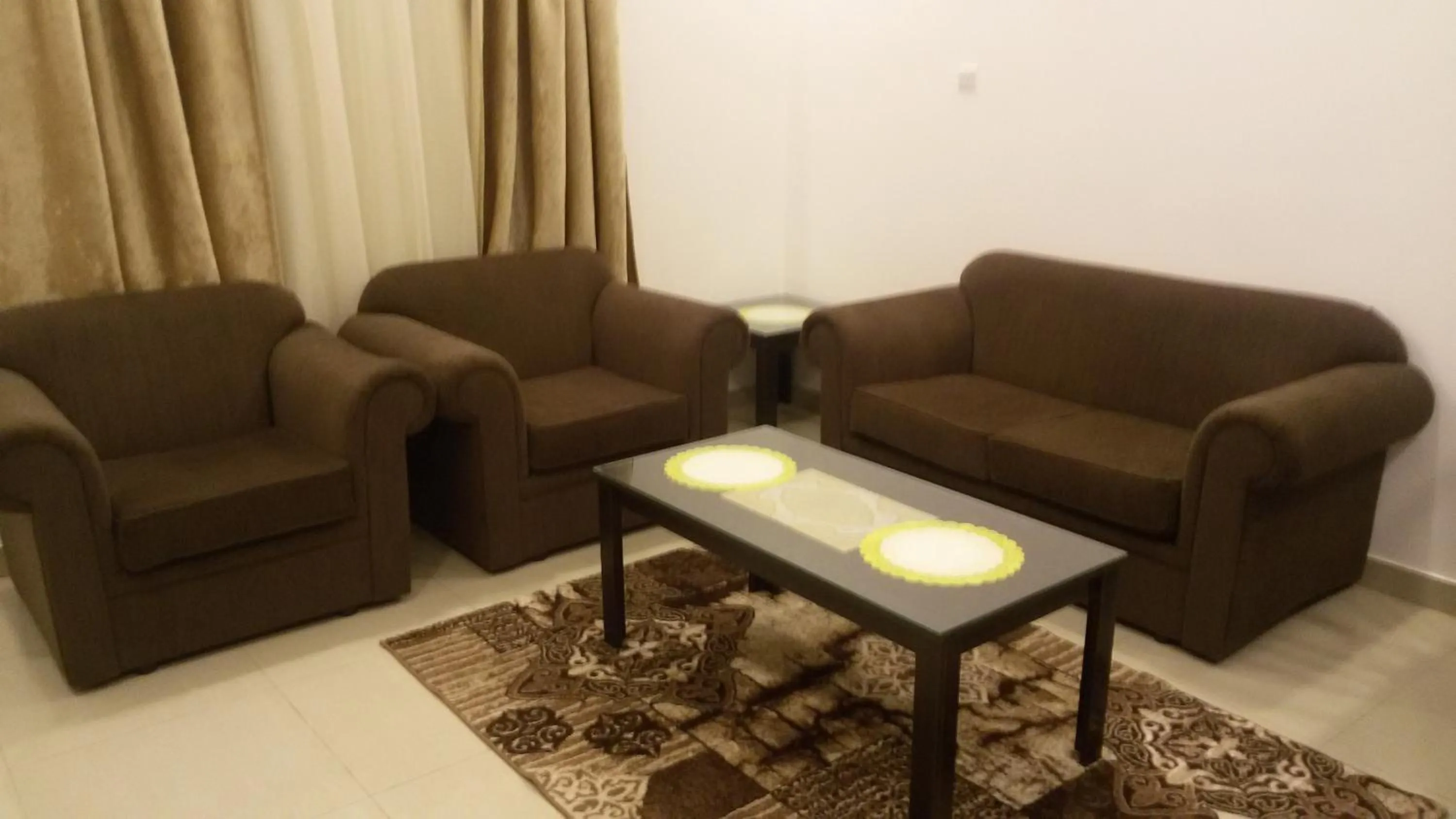 Communal lounge/ TV room in Avene For Furnished Residential Units