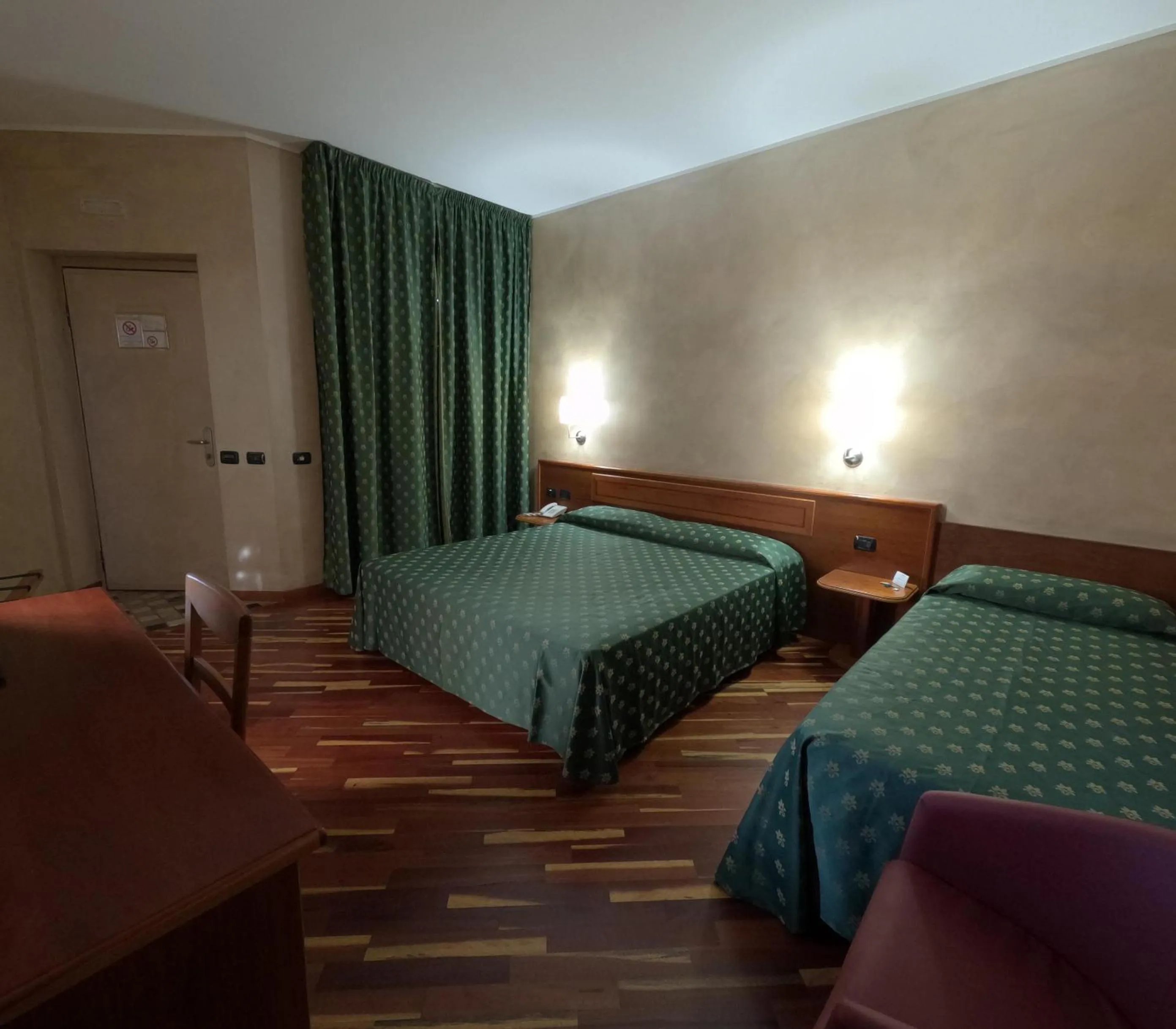 Bedroom, Bed in Hotel Air Bag